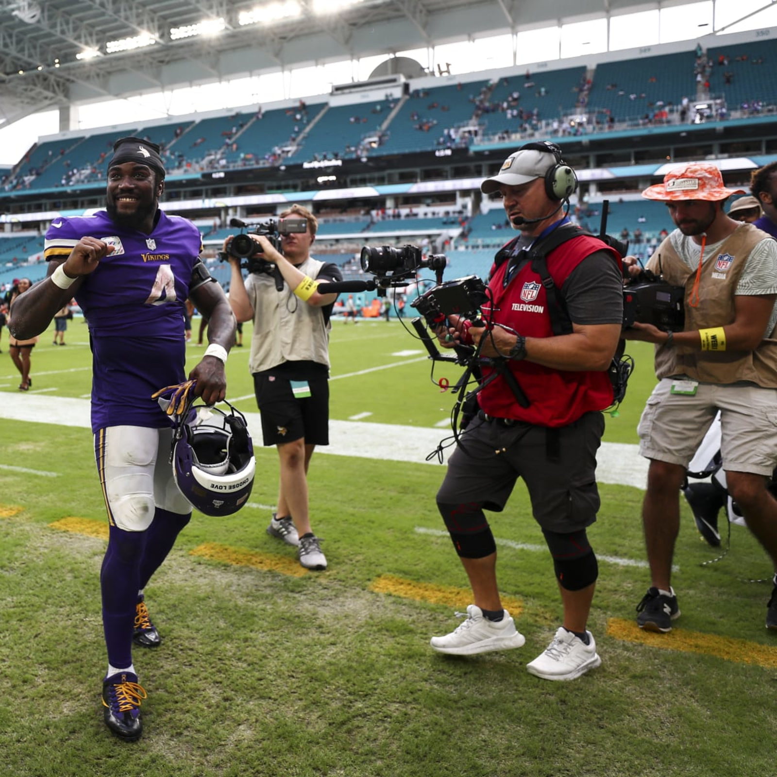 DALVIN COOK 8X10 PHOTO MINNESOTA VIKINGS PICTURE NFL FOOTBALL RUNNING