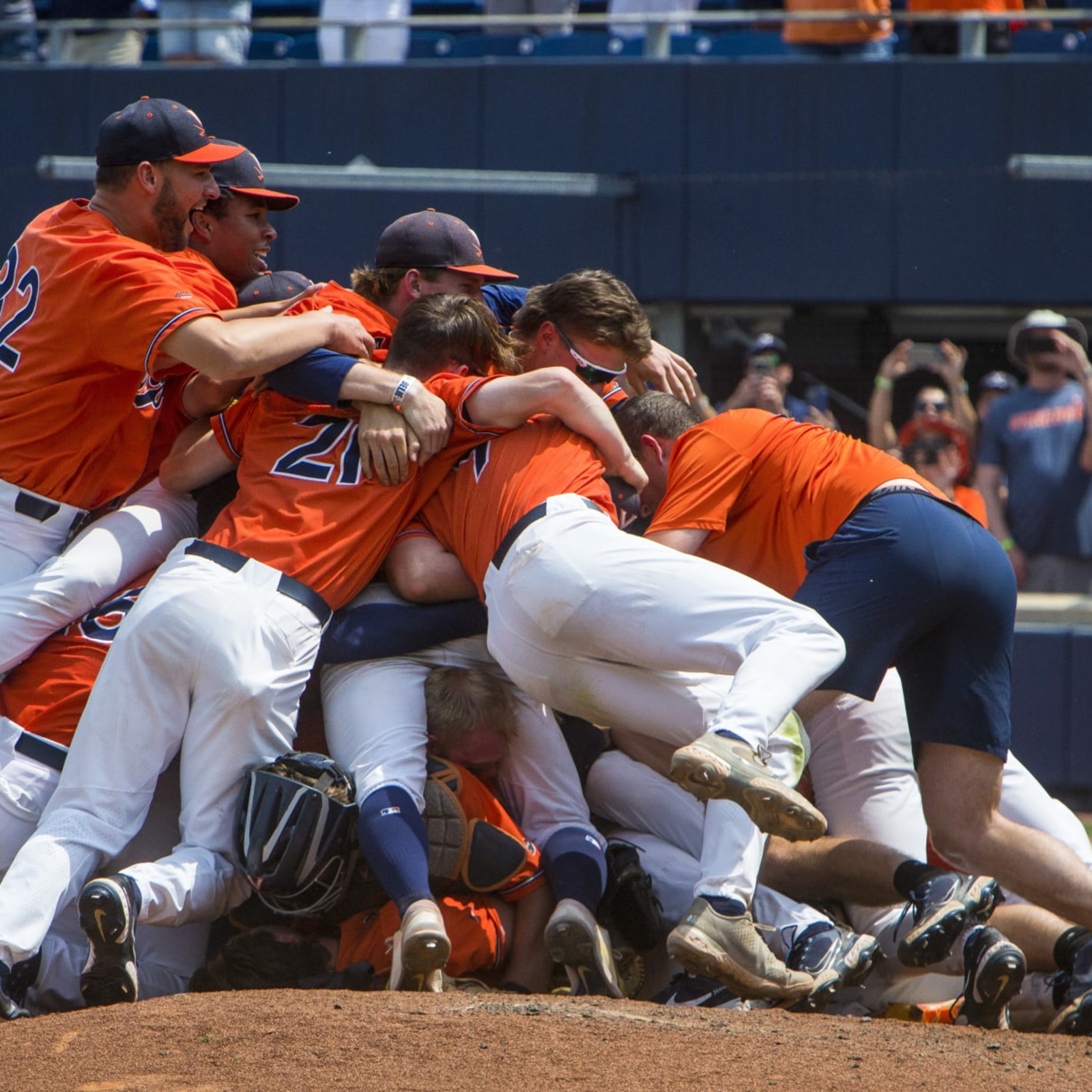 Oregon baseball reaches super regionals for 1st time in 11 years