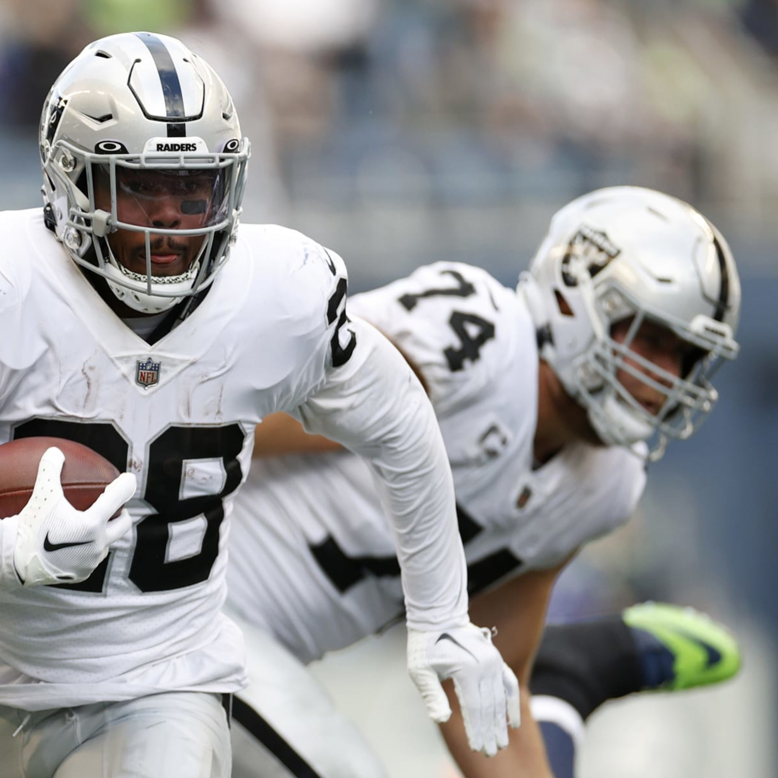 Josh Jacobs Holdout: Melvin Gordon Offers Raiders Running Back Advice on  Contract Situation - Sports Illustrated