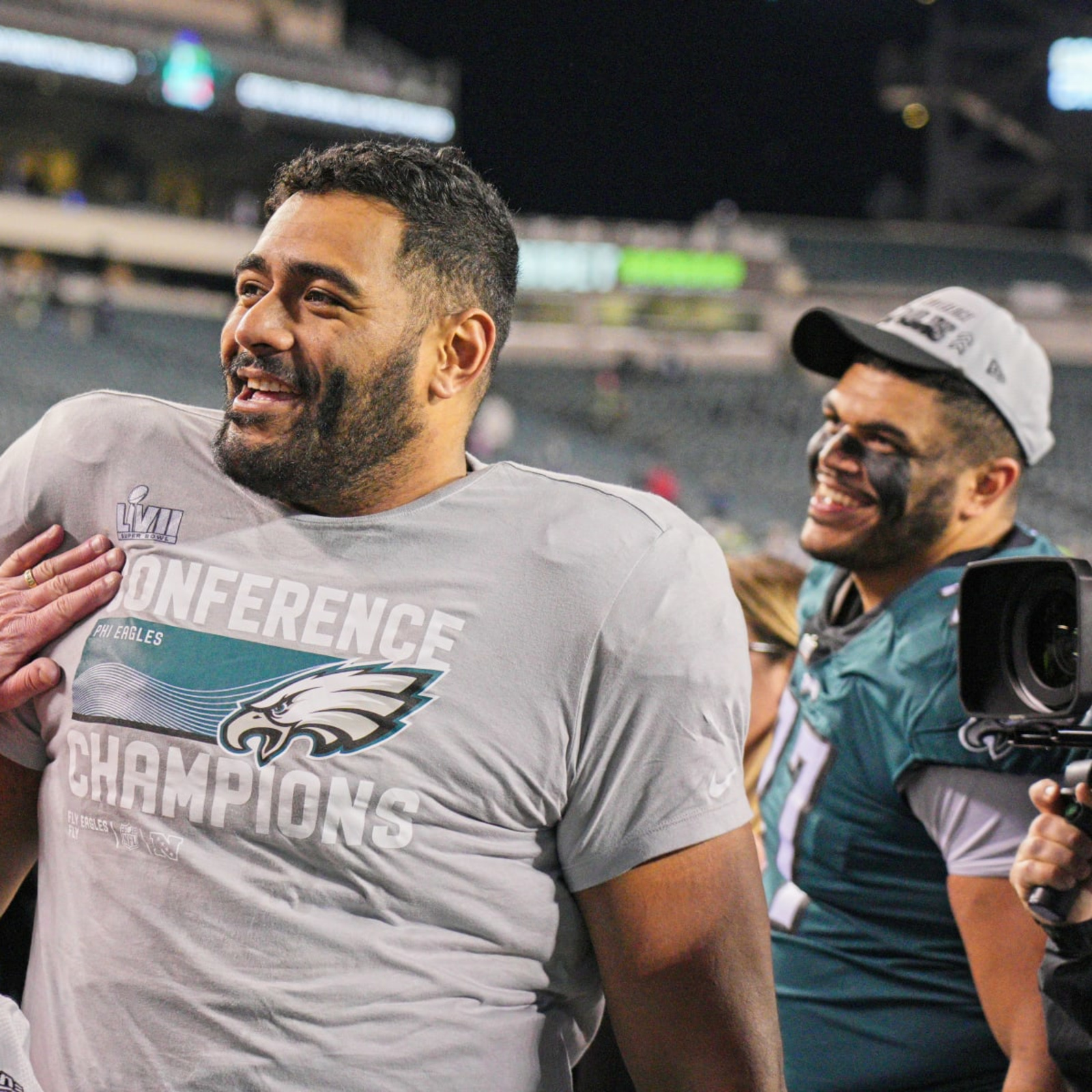 Eagles' Jordan Mailata sings Steve Wonder's 'Isn't She Lovely' for his wife  at their wedding