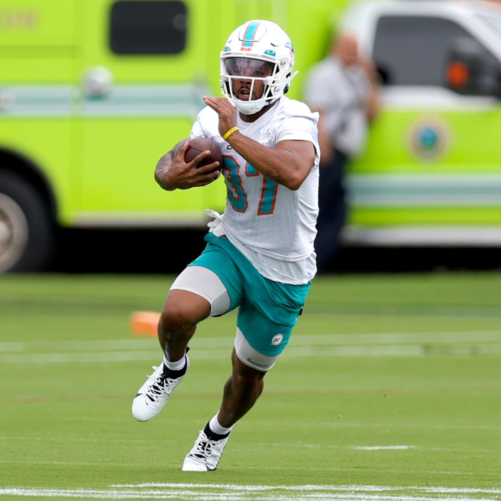 Dolphin Nation on X: Bleacher Report's trade idea: Miami Dolphins