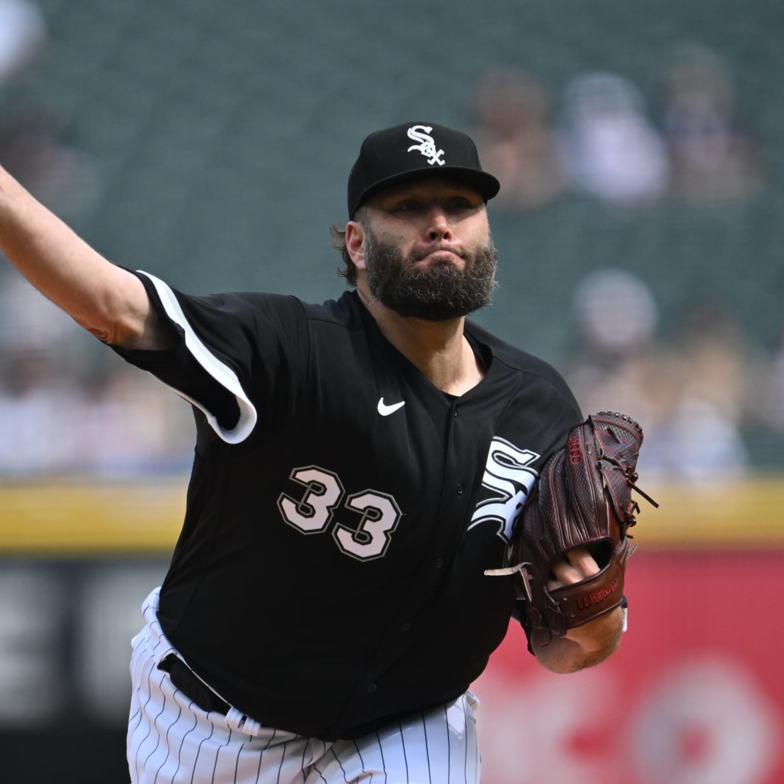 Dodgers acquire Lance Lynn, Joe Kelly in trade with White Sox