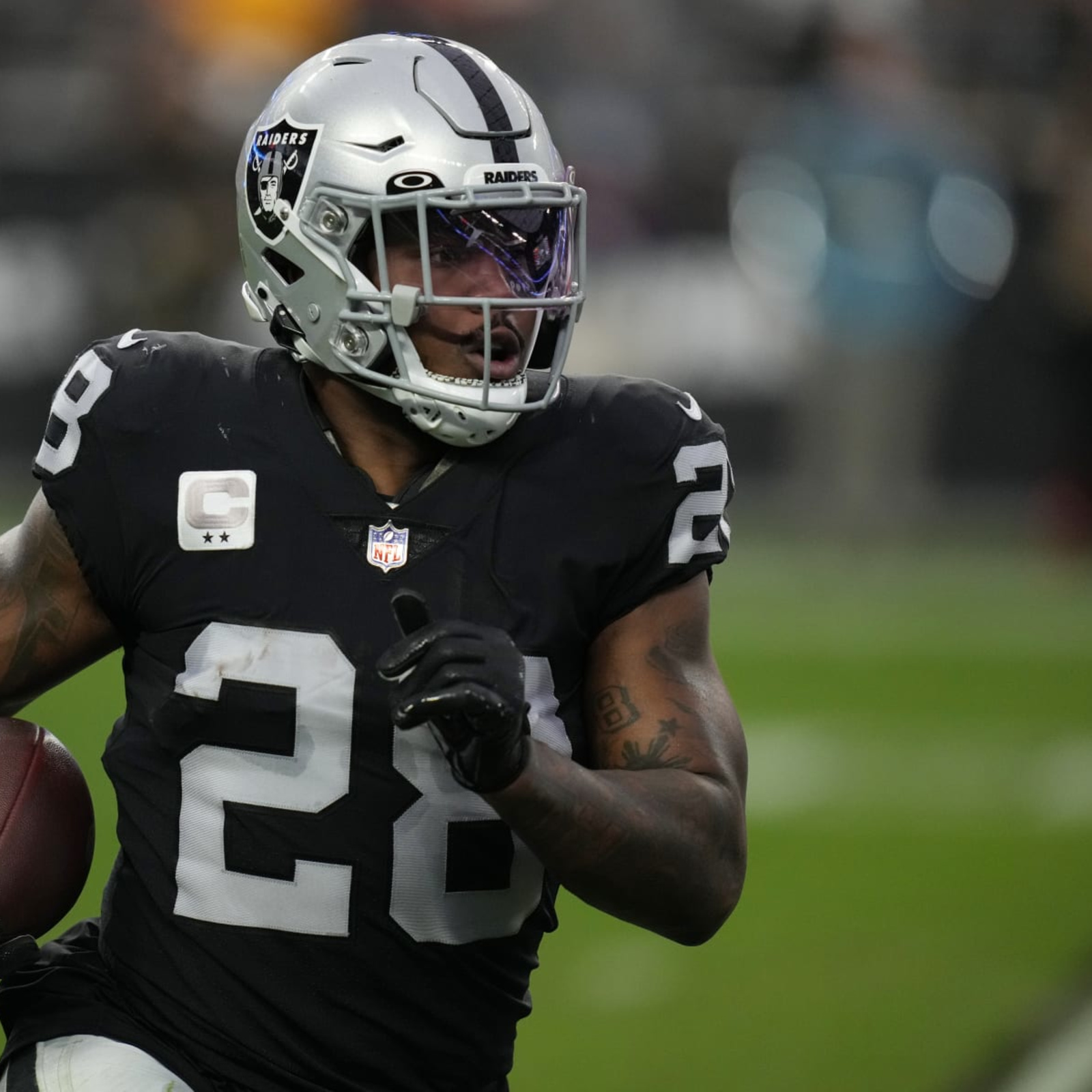 Report: Raiders, RB Jacobs agree to one-year, $12M deal to replace  franchise tag