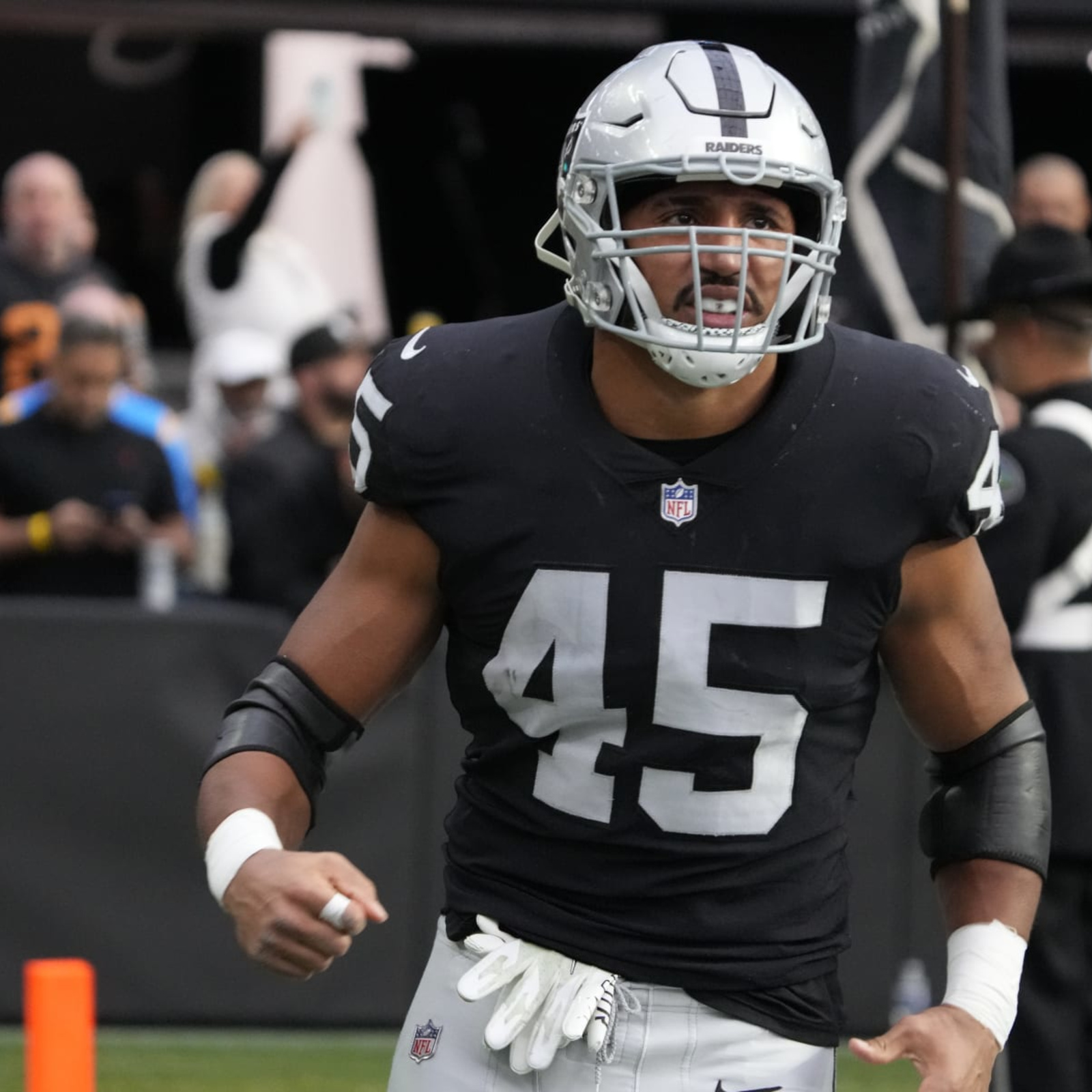 Raiders' Top Contract Extension Priorities Entering Training Camp