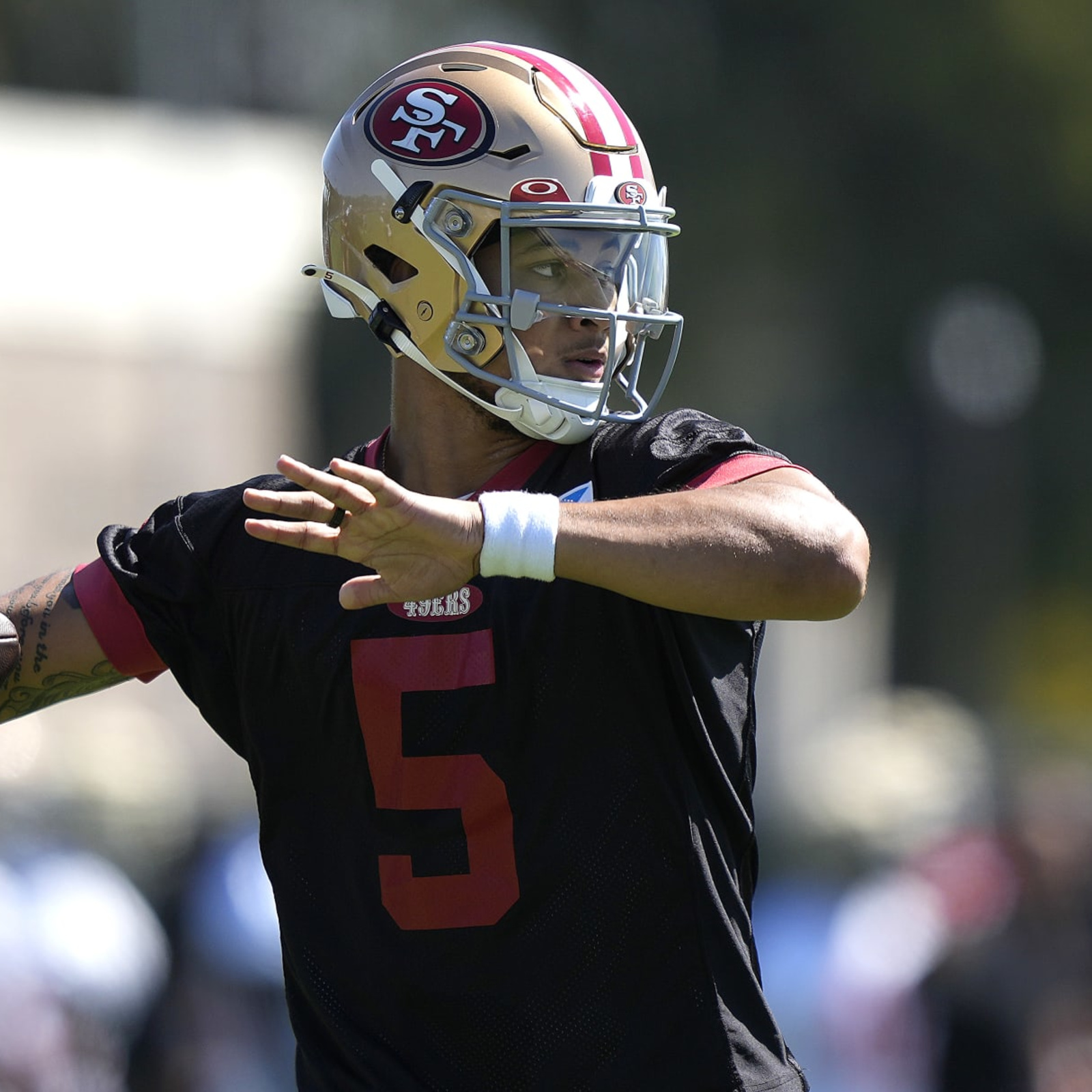 San Francisco 49ers wide receiver Tay Martin (83) runs with the ball during  the NFL football team's training camp in Santa Clara, Calif., Monday, Aug.  1, 2022. (AP Photo/Josie Lepe Stock Photo - Alamy