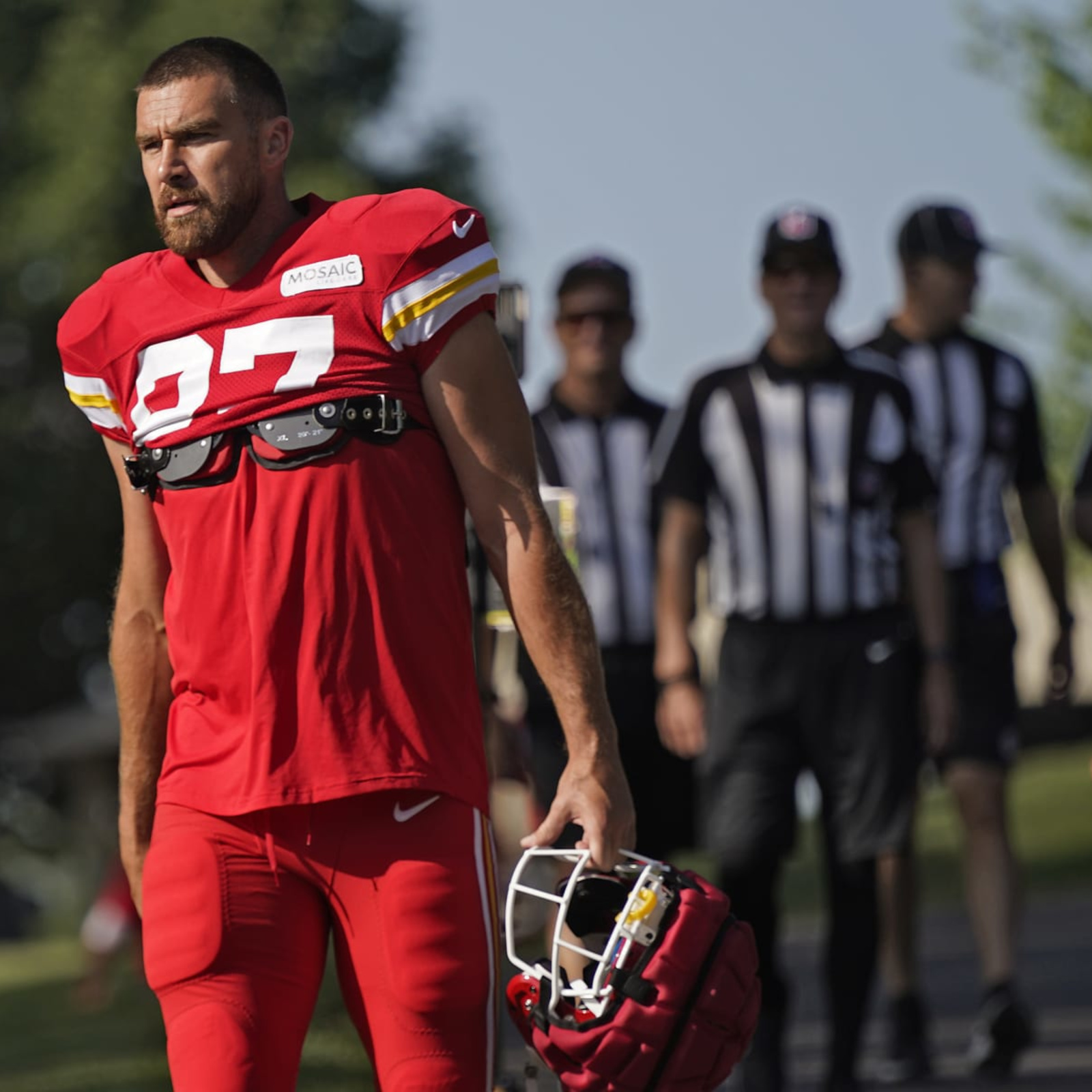 WATCH: Chiefs practice double-pass play at training camp