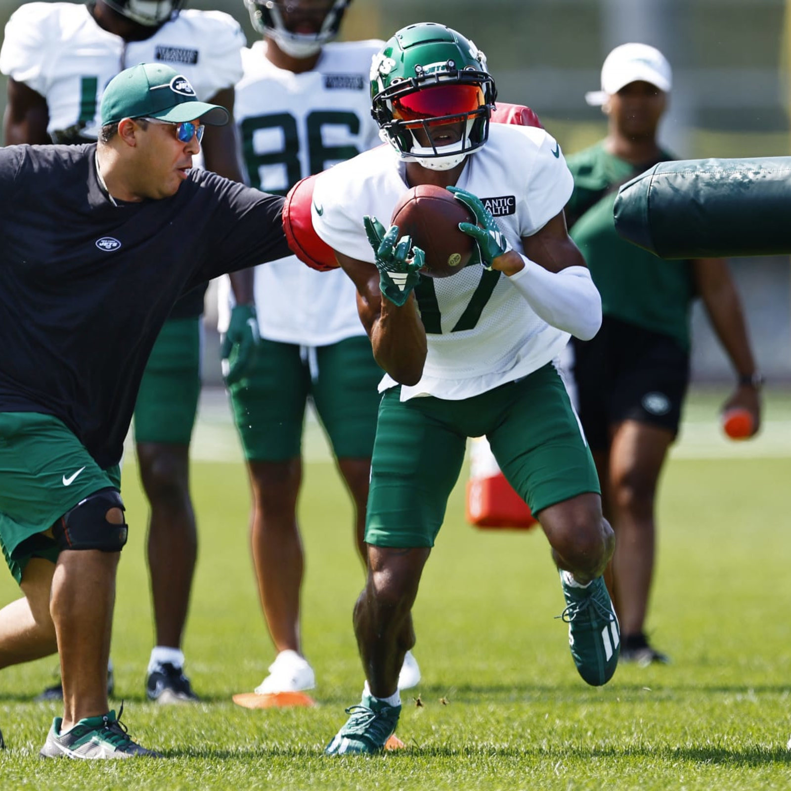 Garrett Wilson injury update: Jets WR suffers ankle injury in training camp  practice - DraftKings Network