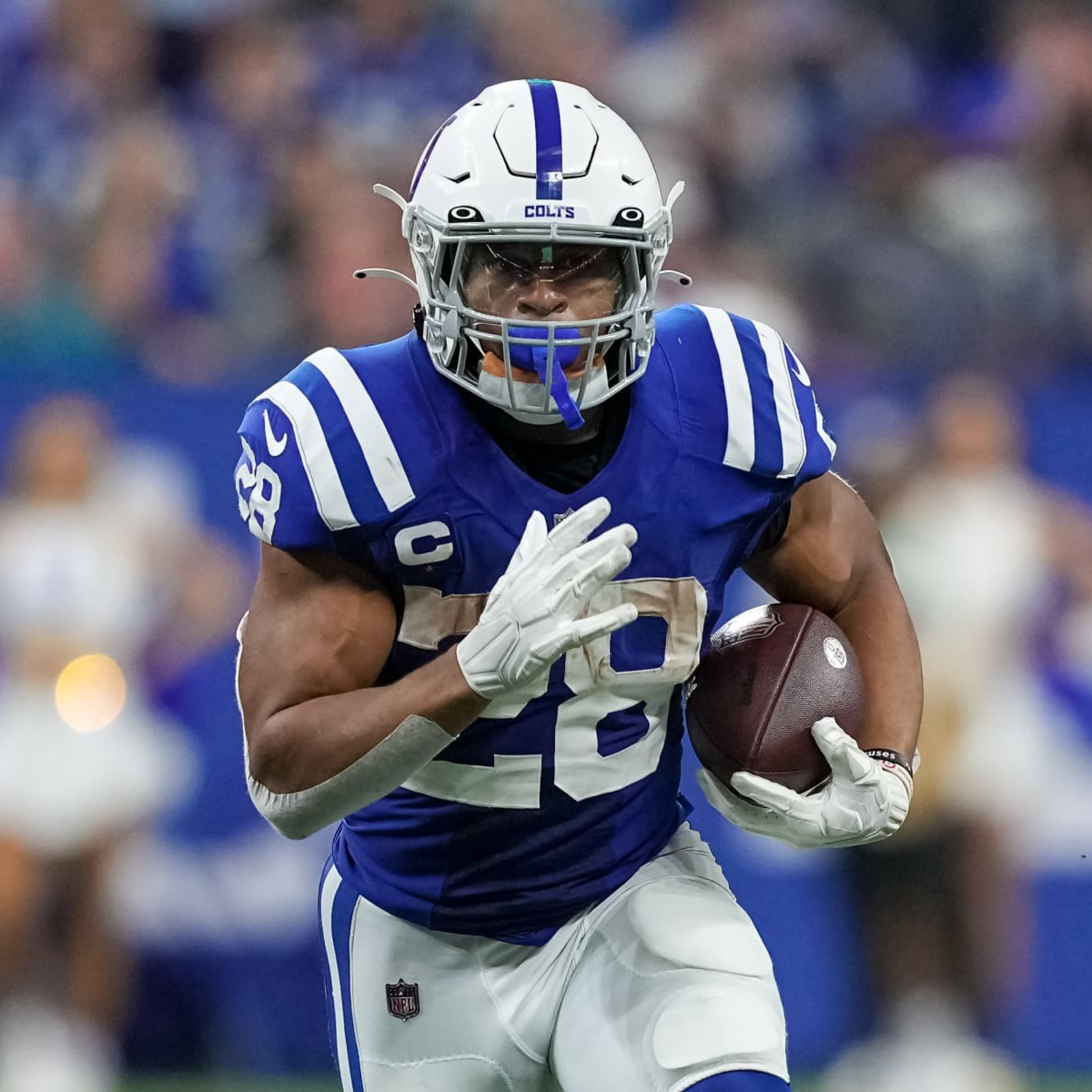 Colts reportedly fail to find trade for RB Jonathan Taylor, who
