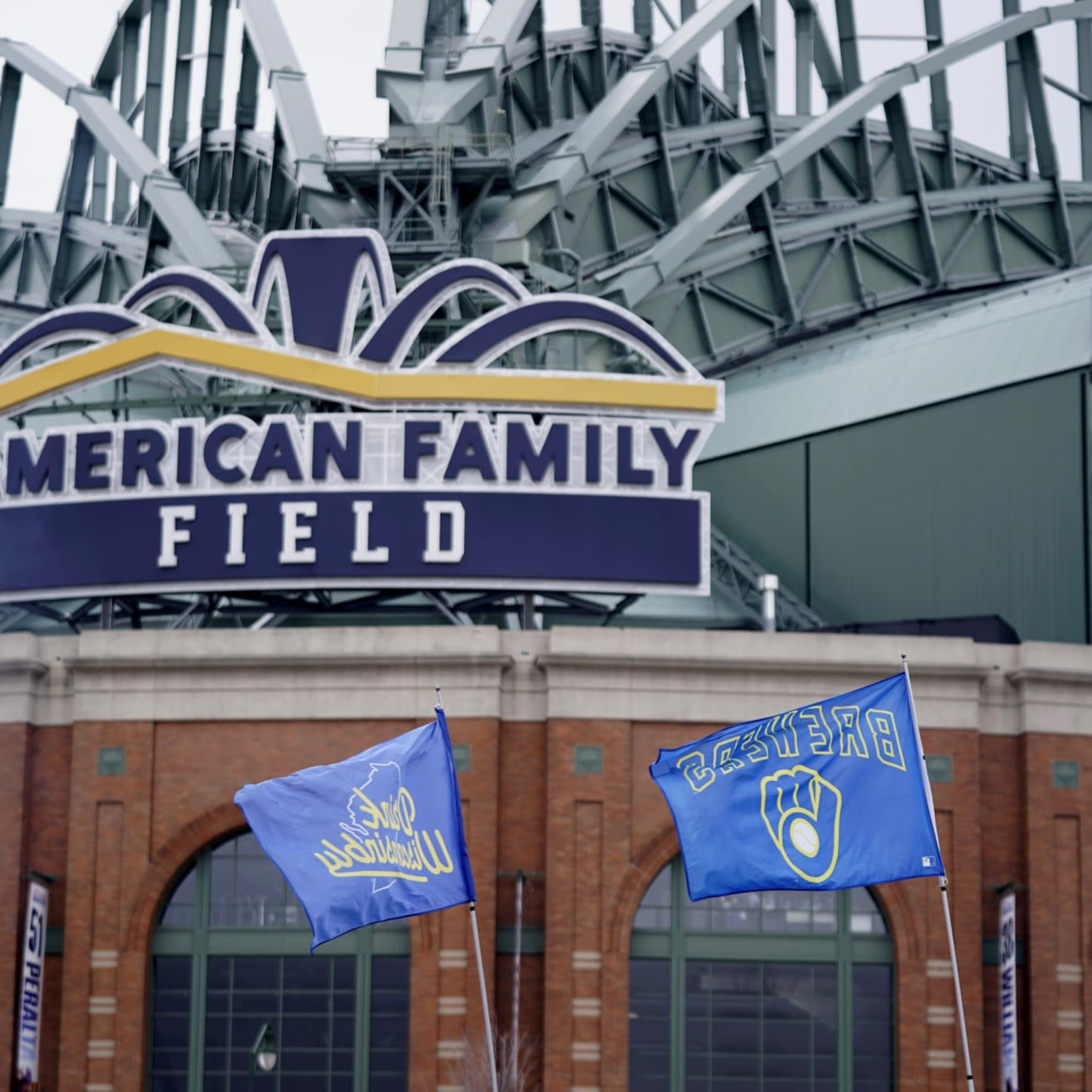 Brewers THREATENED by MLB with Relocation if they don't fix Stadium 