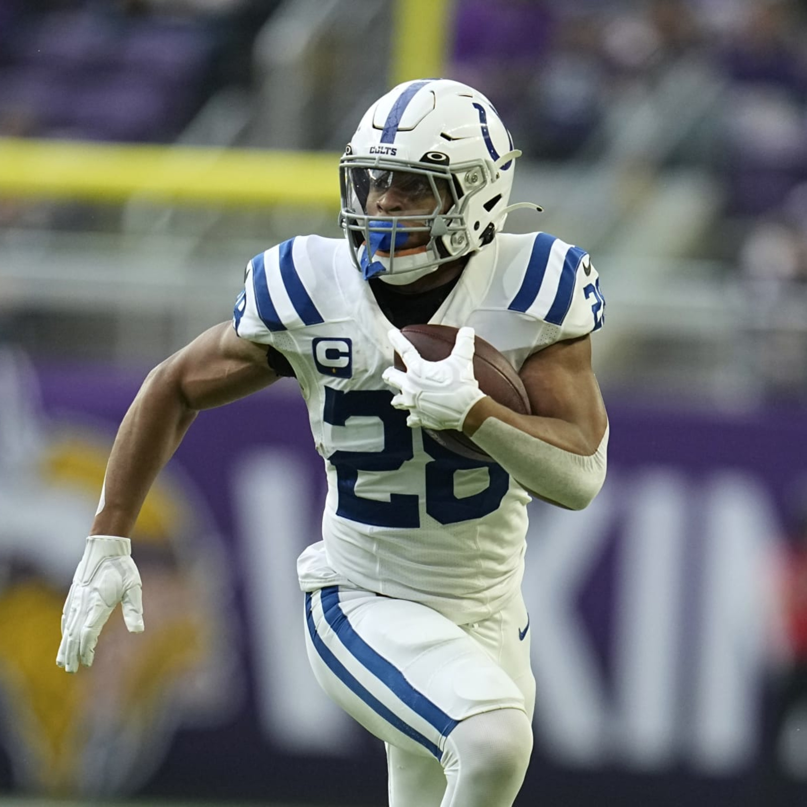 Jonathan Taylor TRADE To The Dolphins? Miami Dolphins Trade Rumors On Colts  RB After Trade Request