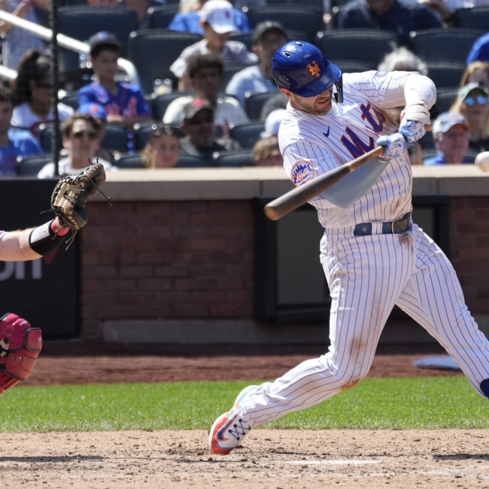 The Mets do not plan to actively shop Pete Alonso this winter, SNY's Andy  Martino reports: Over the past few weeks, as Alonso trade rumors…