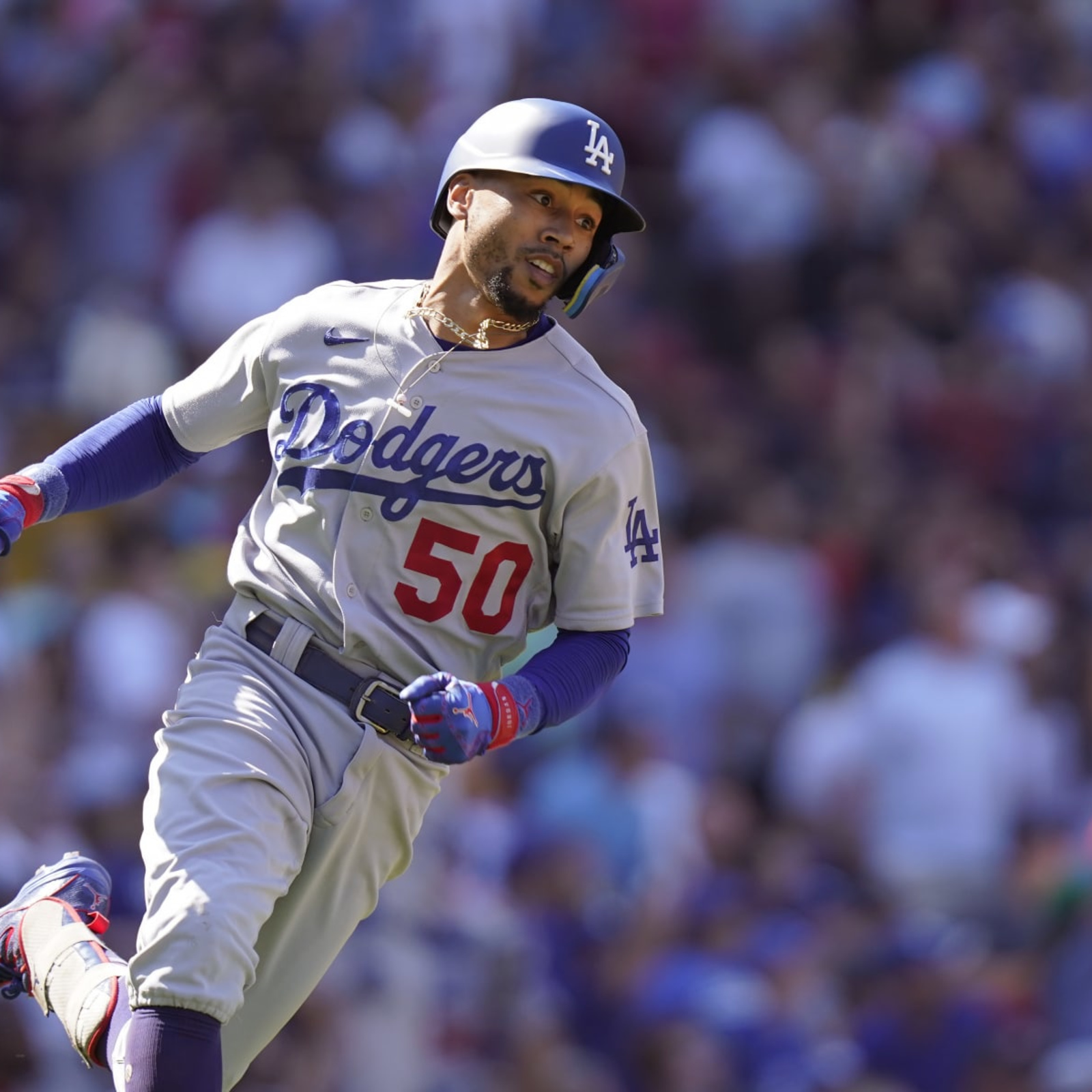 Dodgers' Mookie Betts feeling better, unconcerned about foot