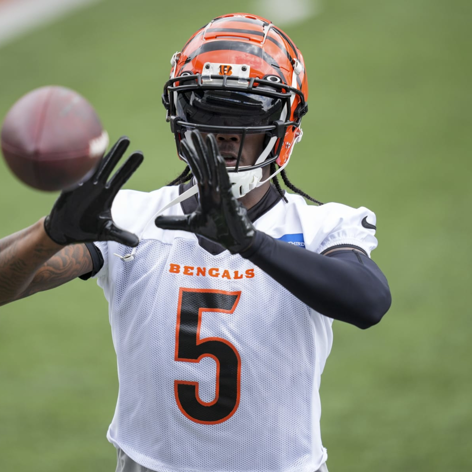 NFL salary cap expert says Bengals should extend Tee Higgins and trade  Ja'Marr Chase