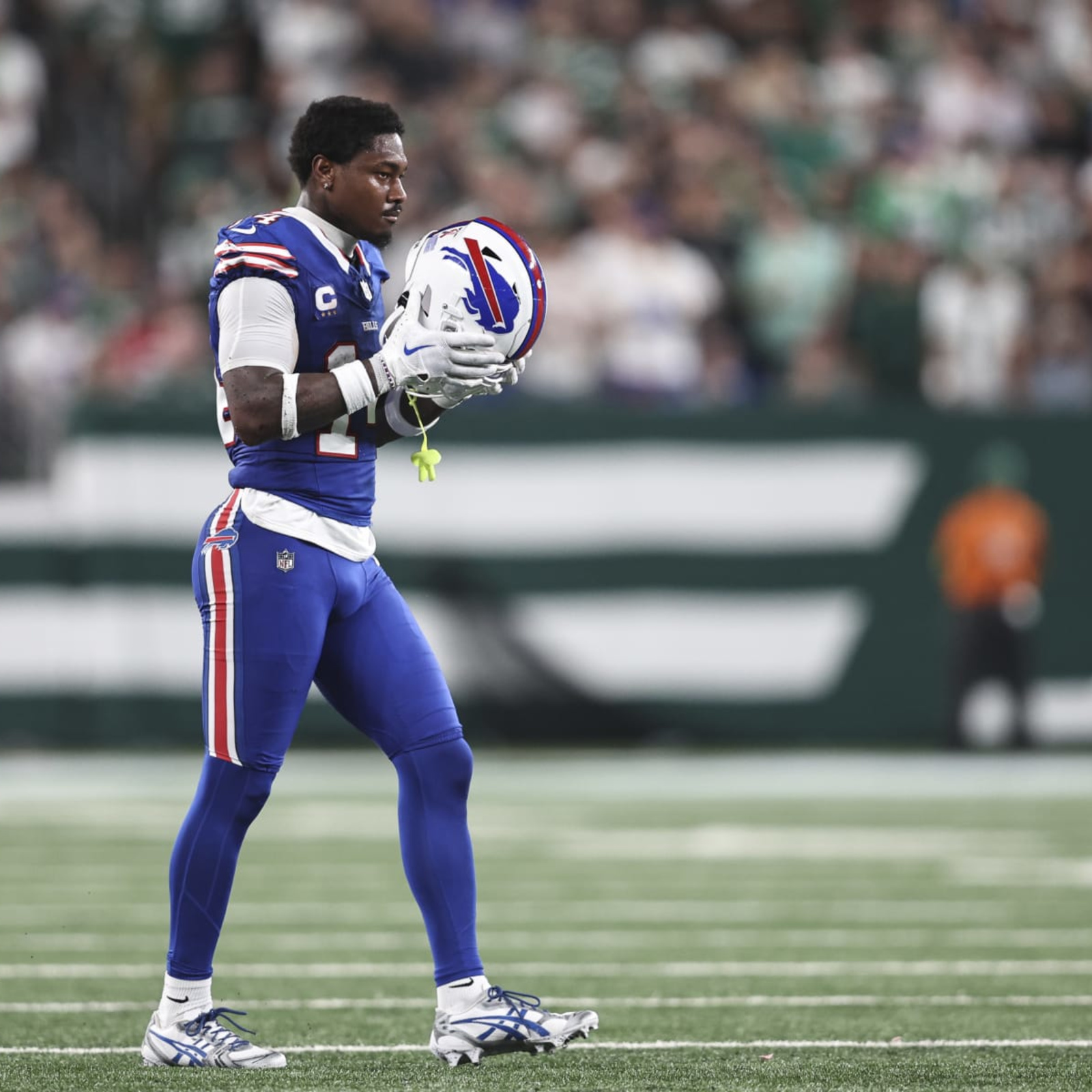 Bills vs. Dolphins score, takeaways: Stefon Diggs scores three