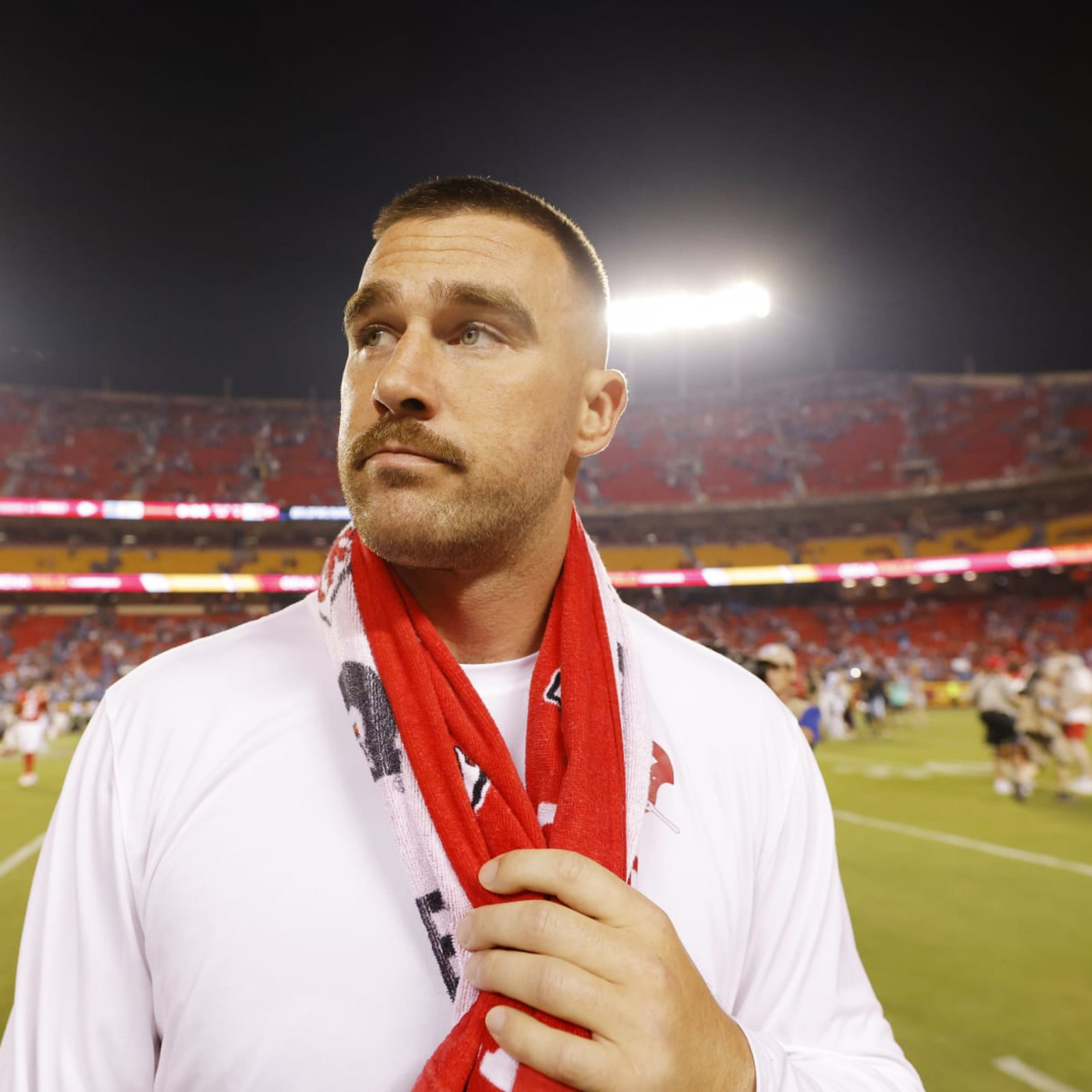 Kansas City Chiefs TE Travis Kelce doesn't care about T.J. Hockensen's new  contract - A to Z Sports