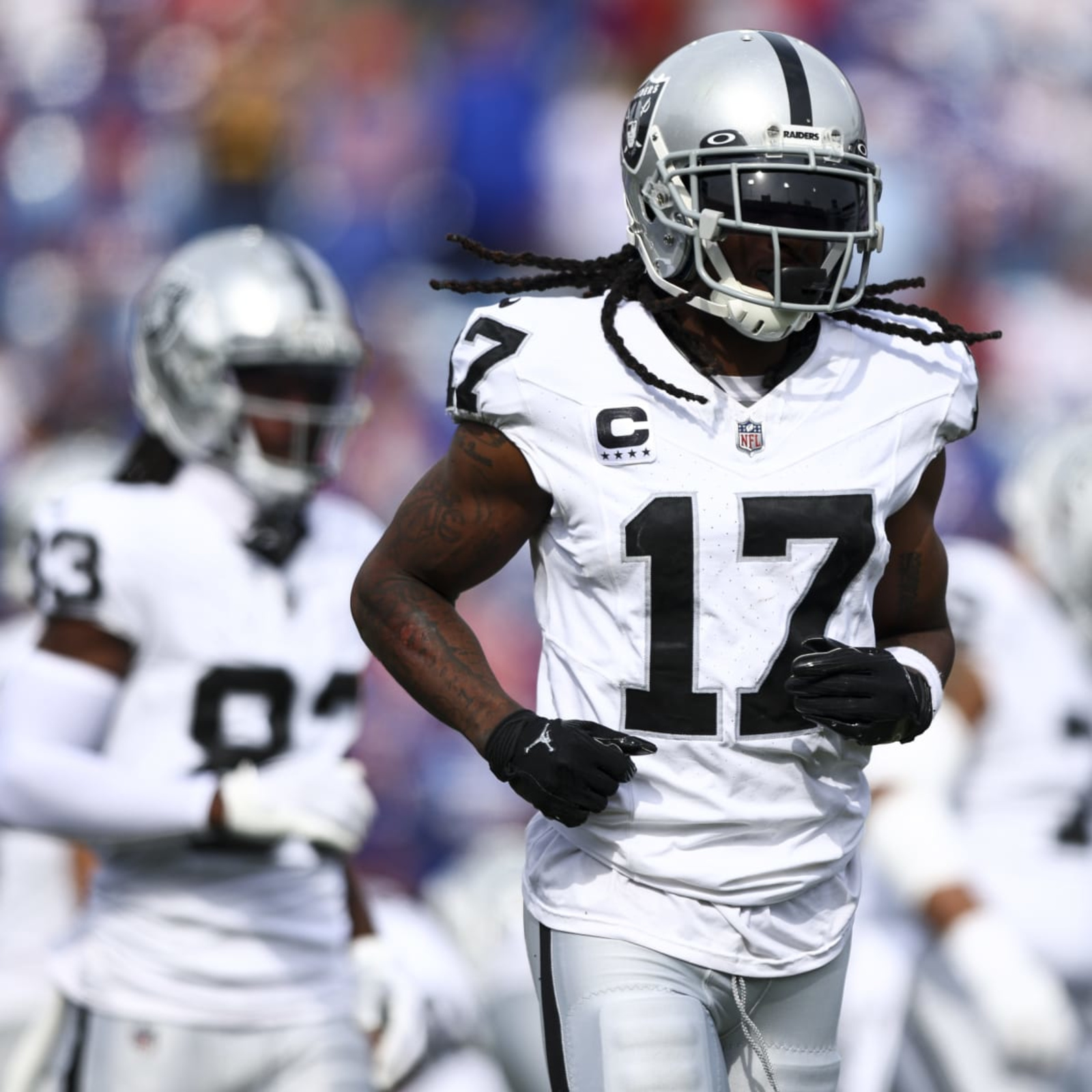 Raiders' Davante Adams 'absolutely' wants to remain with Las Vegas