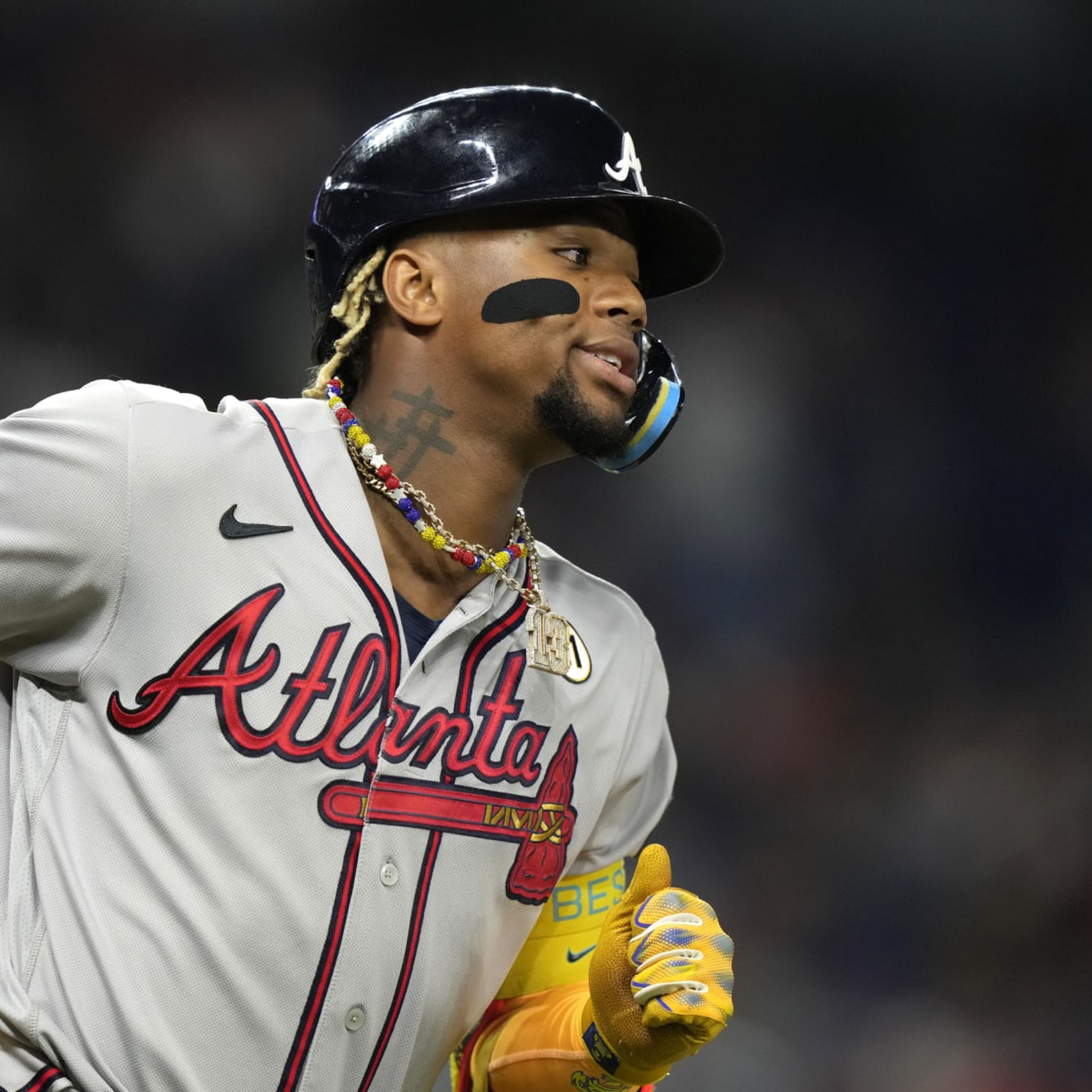 Who are the last 4 Atlanta Braves players to have 200 Hits in a single  season?