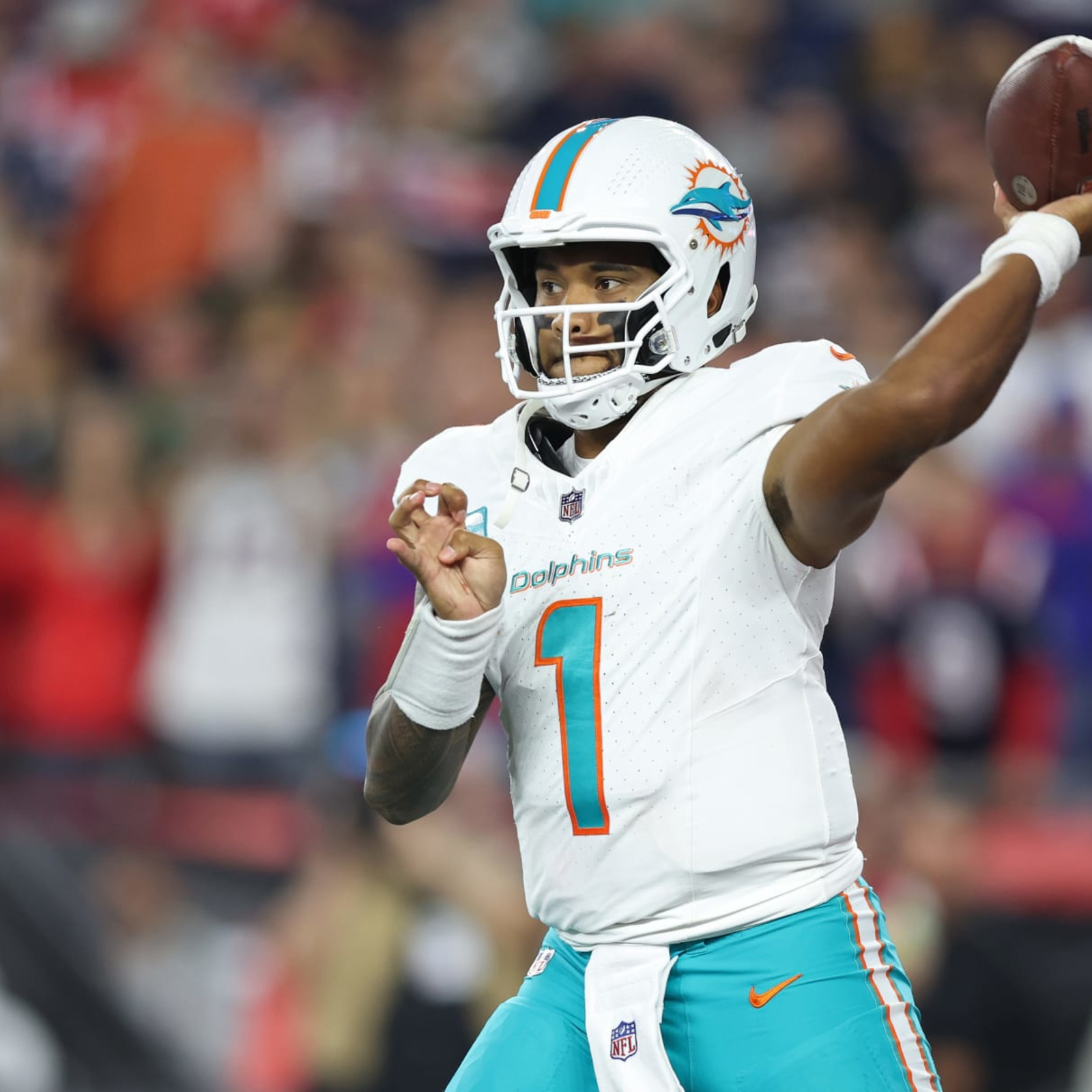 Betting Expert Confident in Dolphins Cover on Sunday Night Football