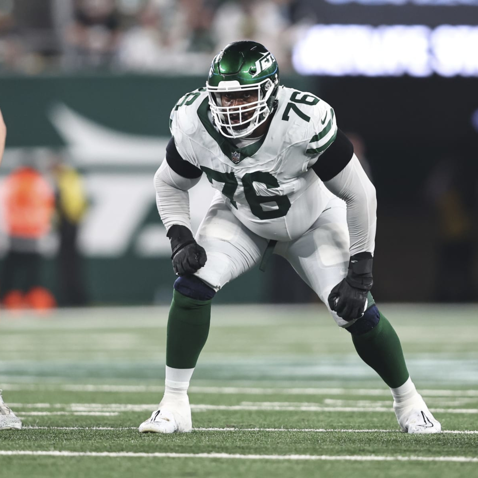 Jets rule LT Brown out vs. Patriots with hip injury