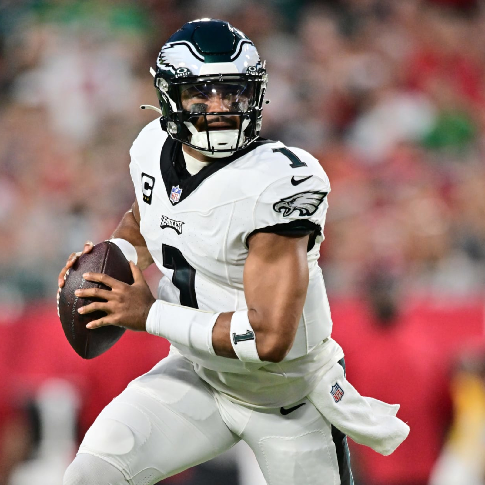 Eagles' Jalen Hurts connects with A.J. Brown on three first-half touchdown  passes - ESPN