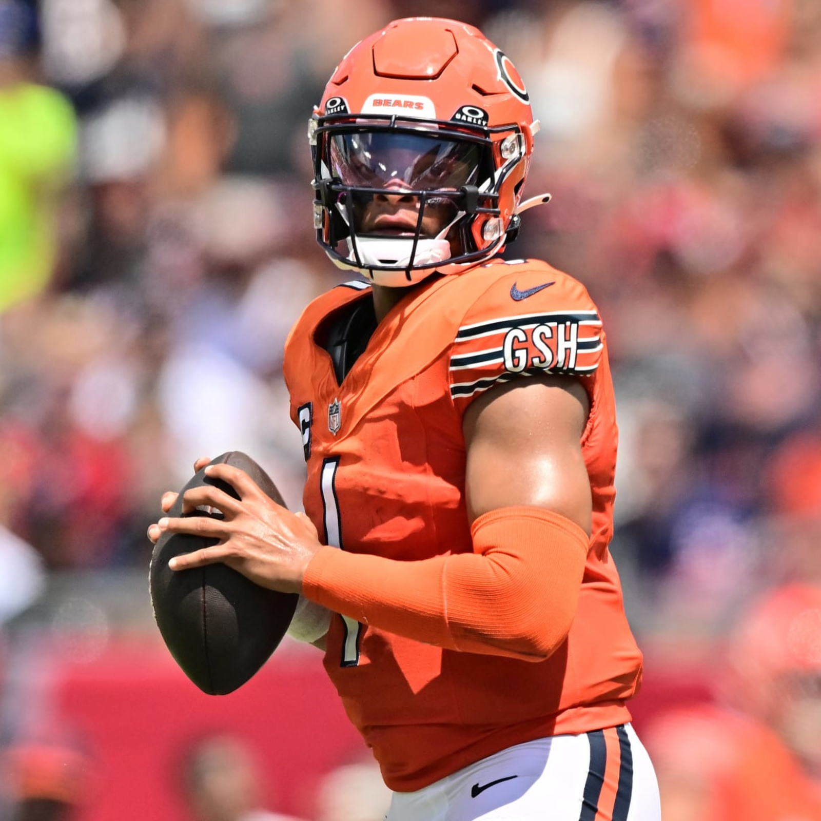 Why Bears should consider trading Justin Fields and starting over at QB in  2024 