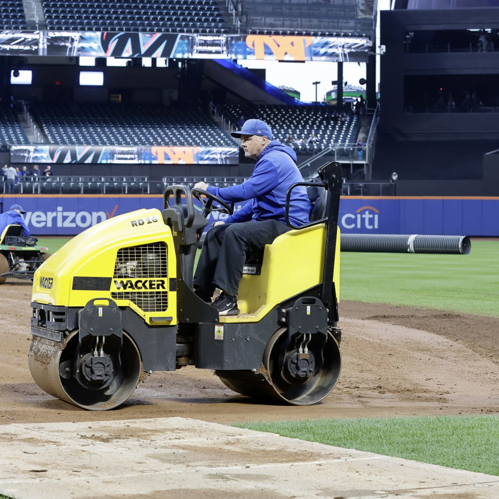 Marlins-Mets game postponed due to unplayable field conditions