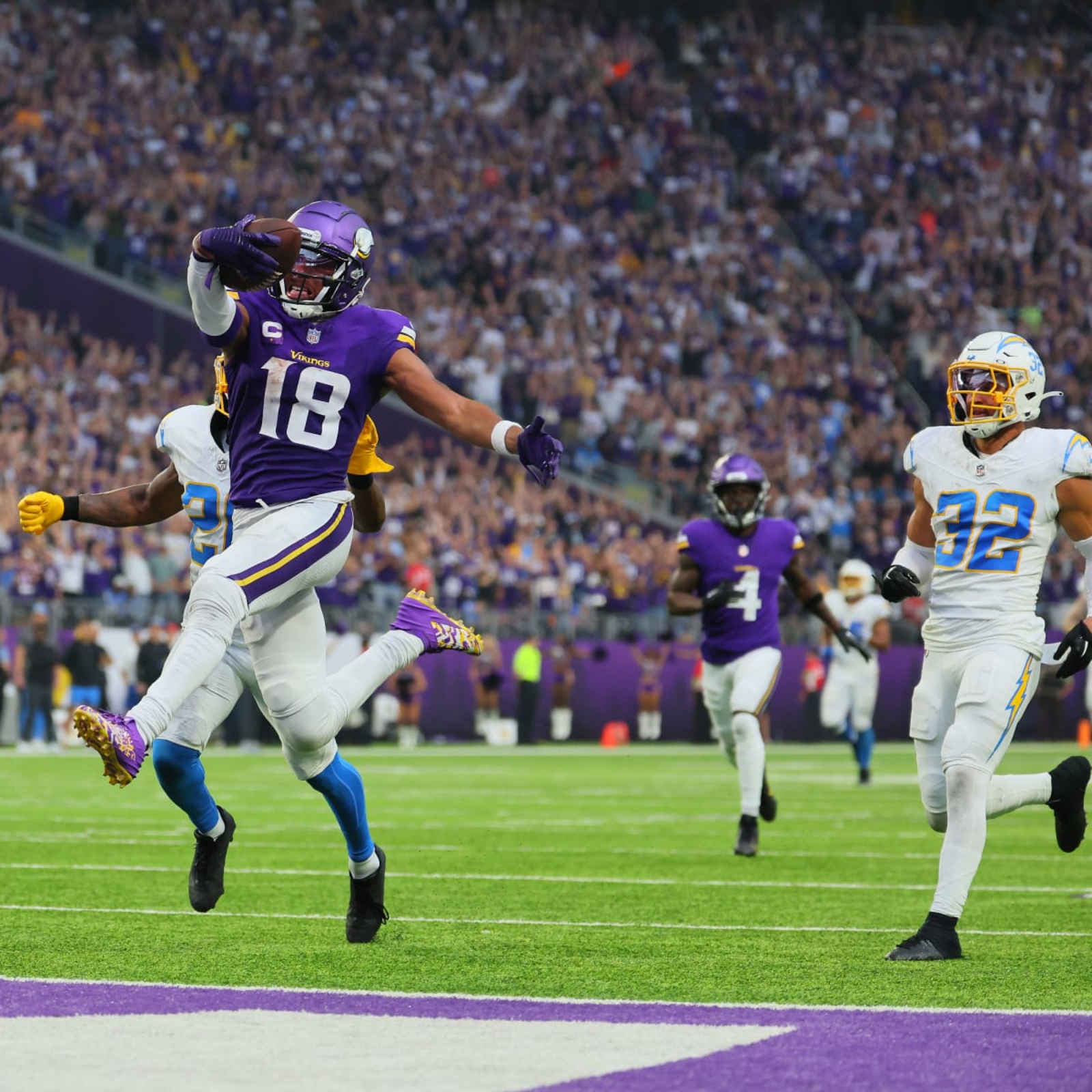 Vikings receiver Justin Jefferson 'tired' of trade talk but team faces  daunting playoff statistic