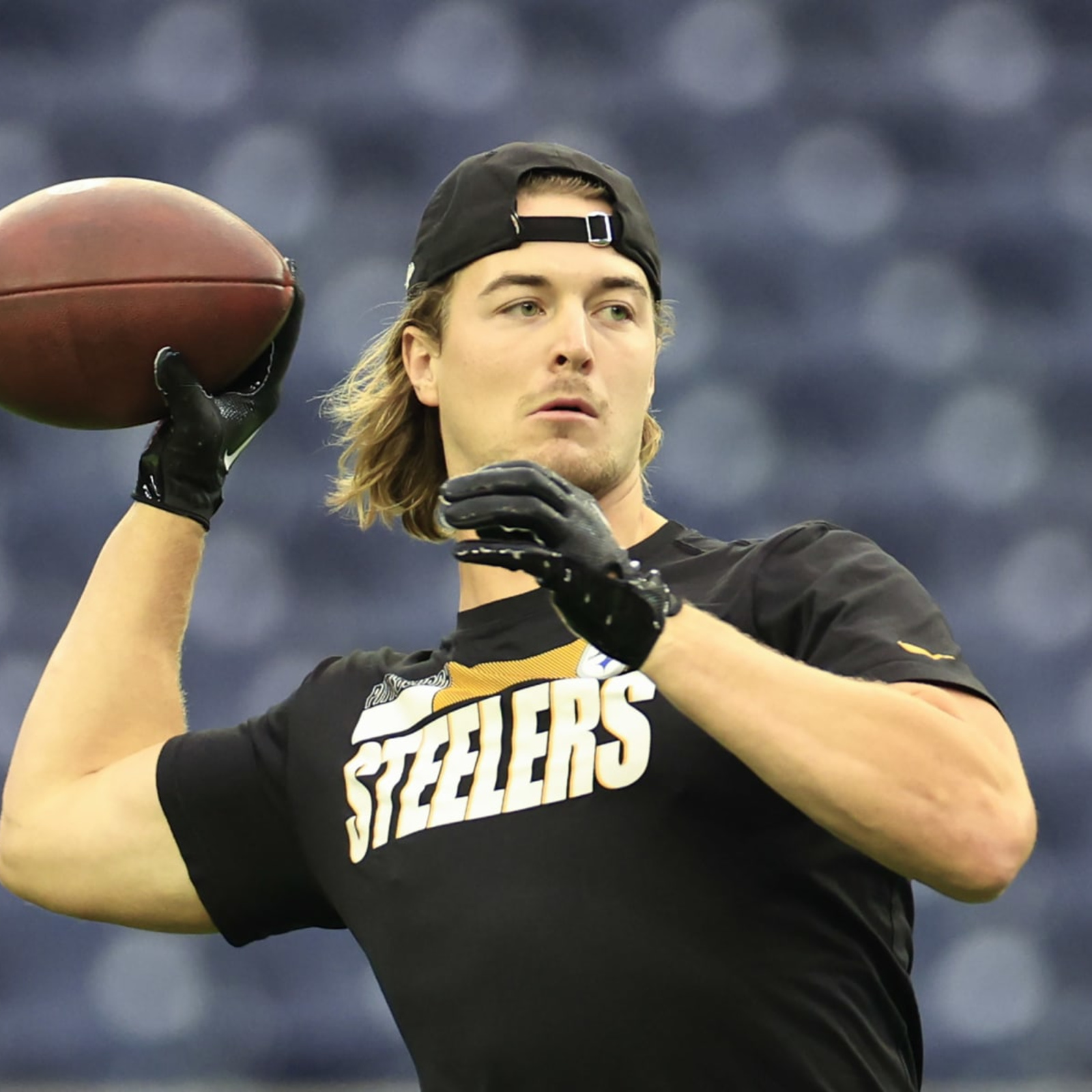 Reports: Steelers QB Kenny Pickett (knee) avoids long-term injury