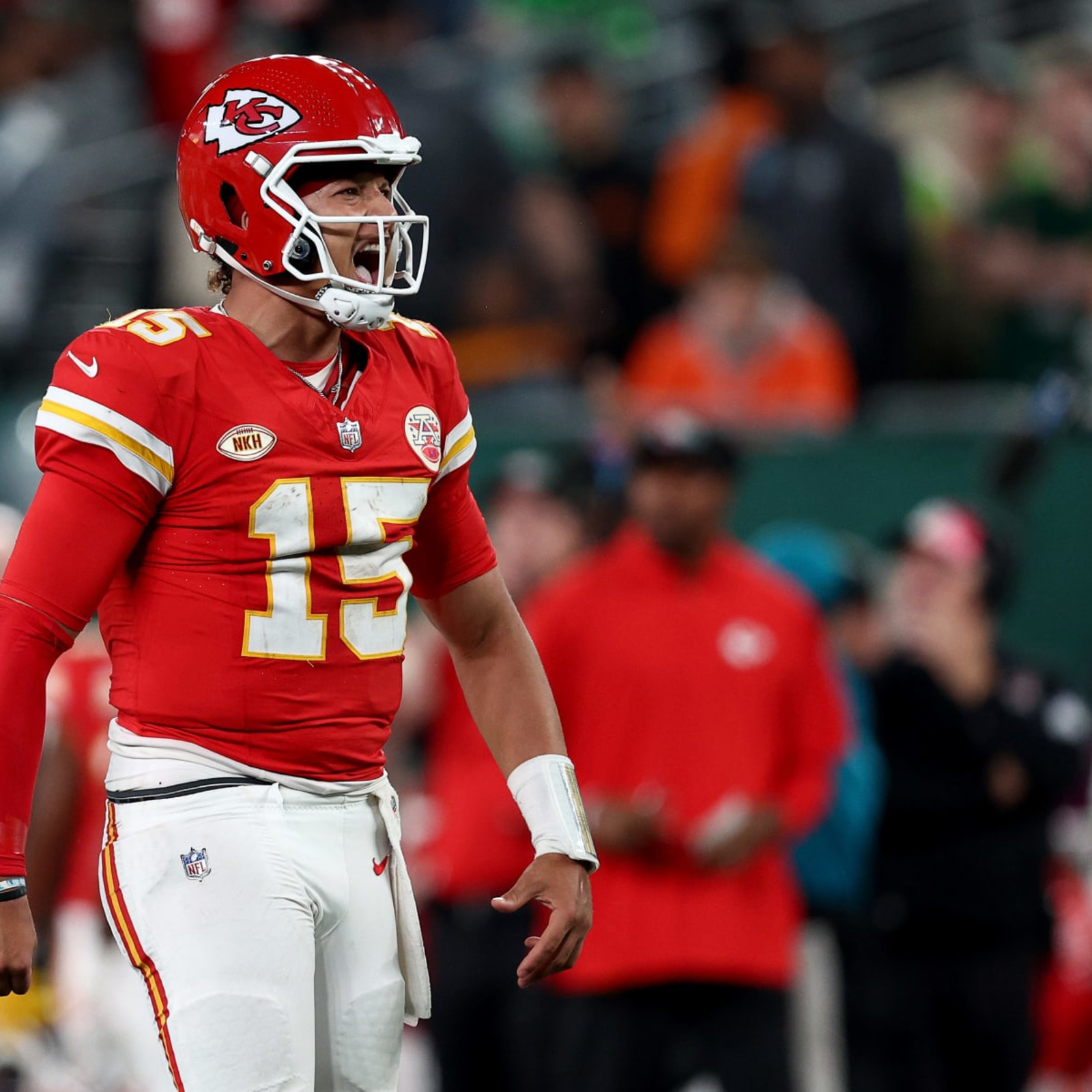 Kansas City Chiefs: Patrick Mahomes needs help to cover team's flaws