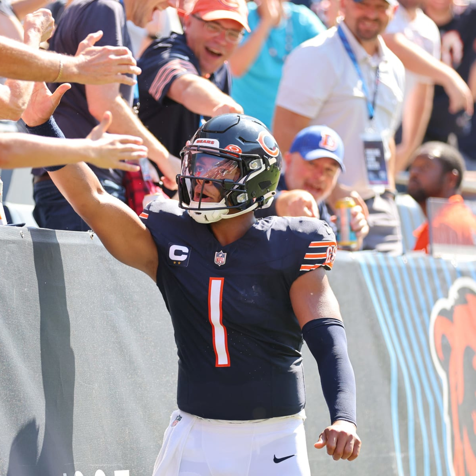 Justin Fields Blames Bears' Coaches For His 'Robotic' Play