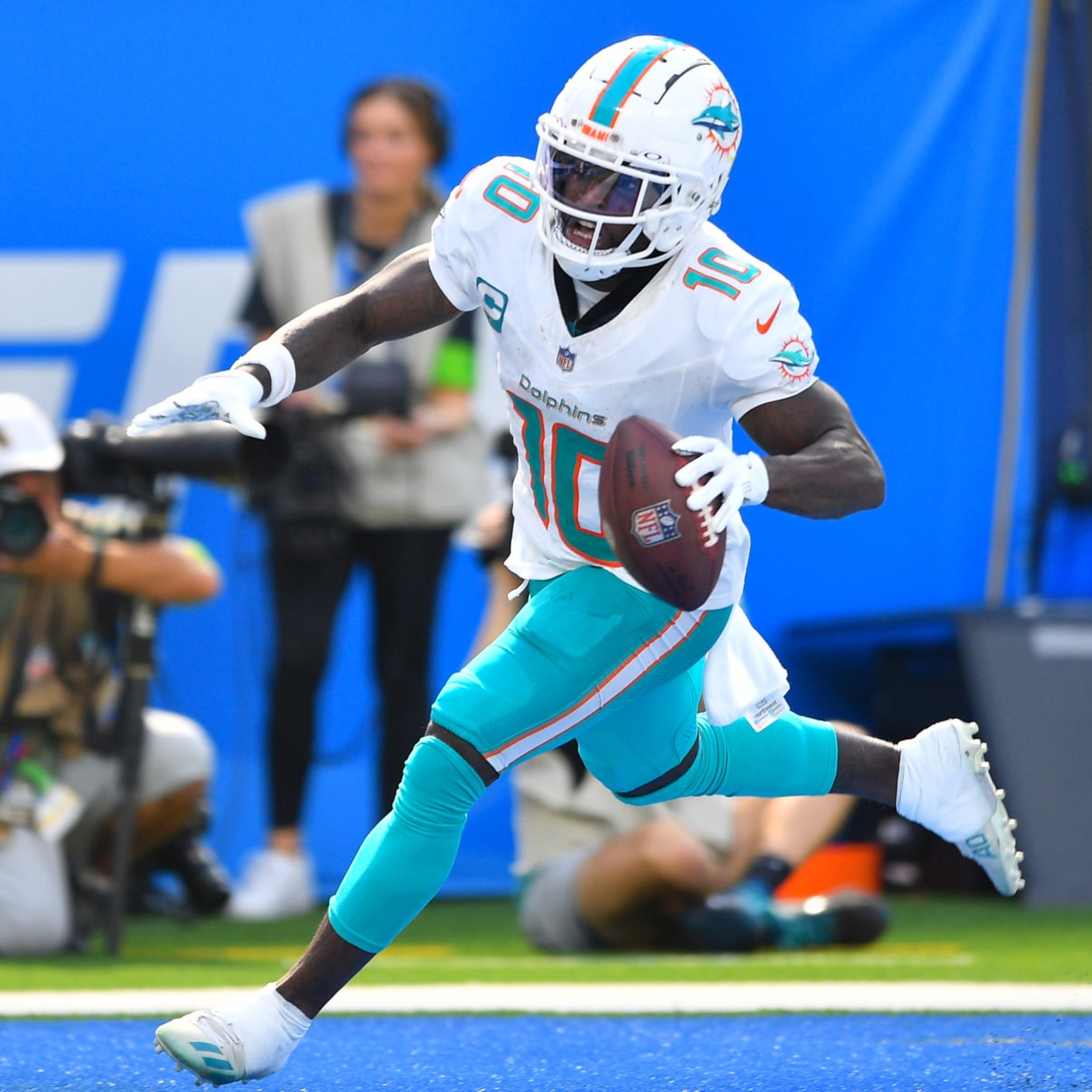 Tyreek Hill questionable New York Jets Miami Dolphins