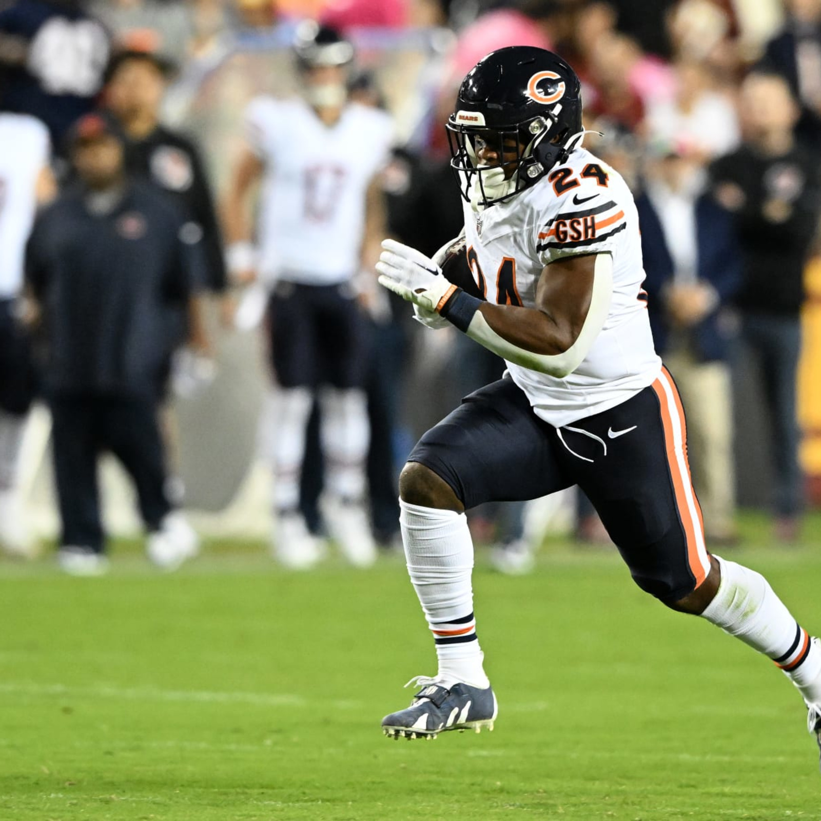 Khalil Herbert injury: Bears RB returns to practice Sunday after being  carted off Saturday - DraftKings Network