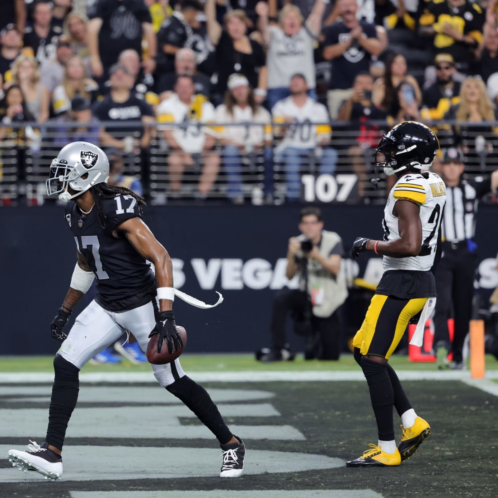 Steelers vs. Raiders DFS Picks: Lineup Includes Davante Adams