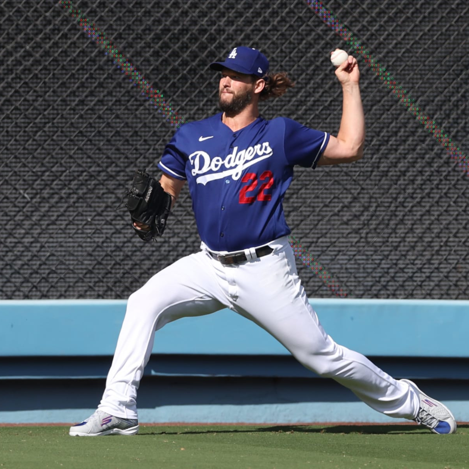 .com: Clayton Kershaw Los Angeles Dodgers #22 White Youth
