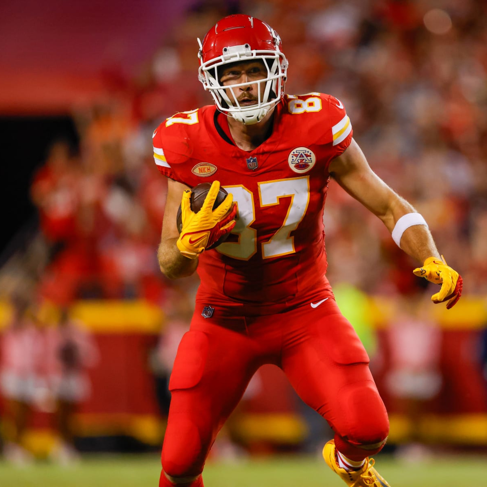 Travis Kelce labels Jason Kelce as Philadelphia's s*x symbol after