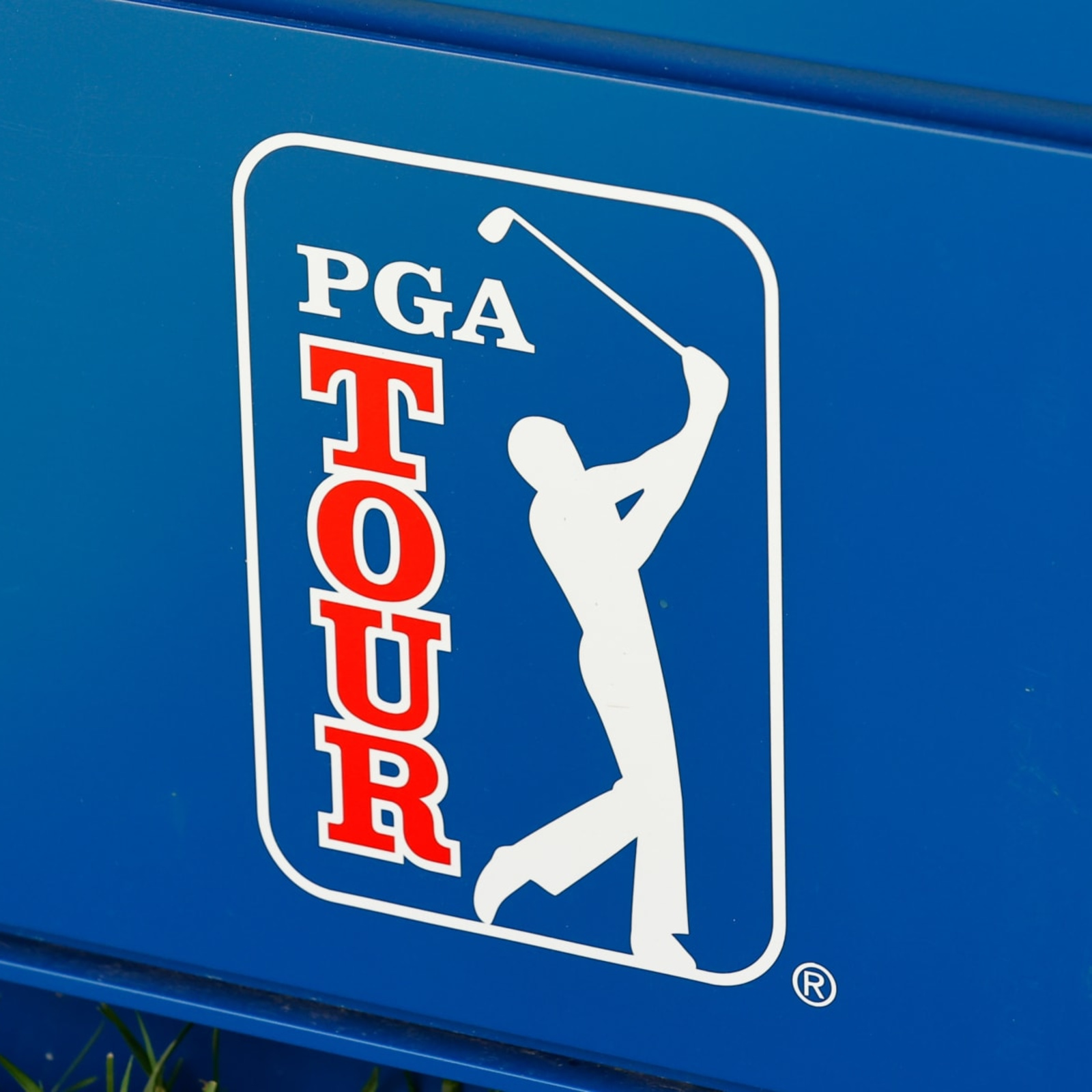 PGA Tour-LIV Golf Negotiations Stagnate as Deadline Approaches