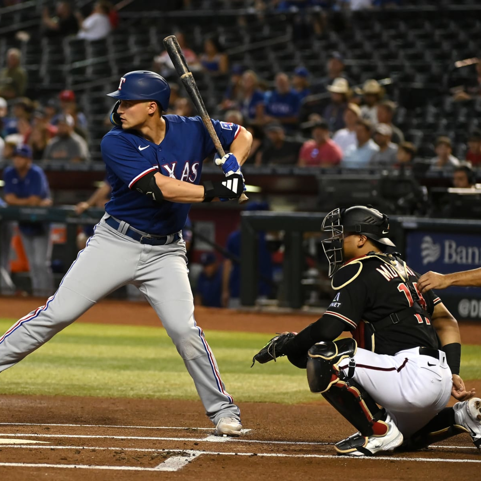 Evan Longoria of the Arizona Diamondbacks gets ready in the batters News  Photo - Getty Images