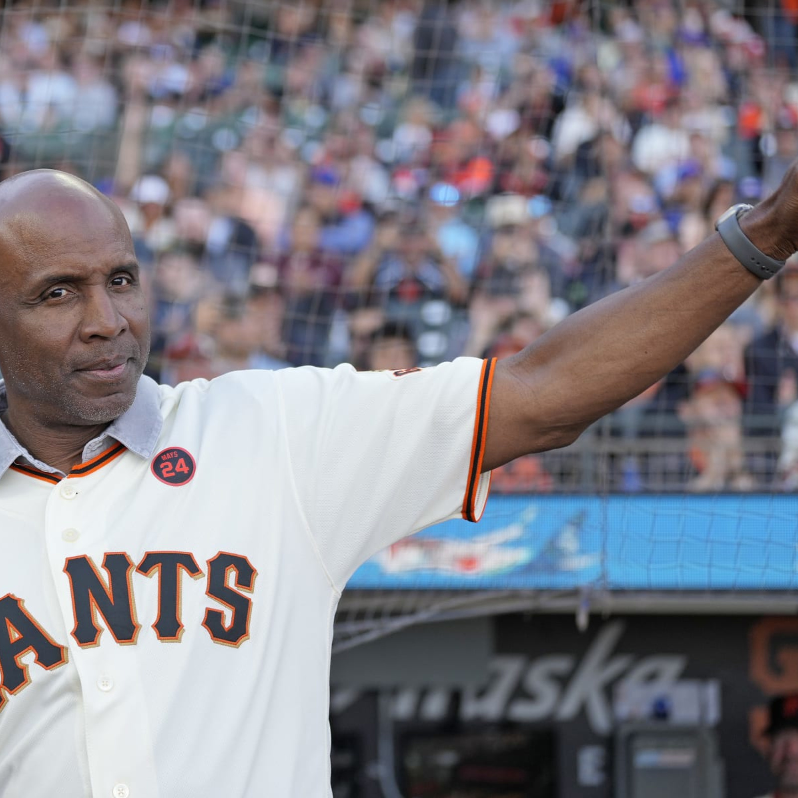 MLB Legend Barry Bonds' Game-Worn World Series Jersey, Historic Bat Sell  for $245K | News, Scores, Highlights, Stats, and Rumors | Bleacher Report