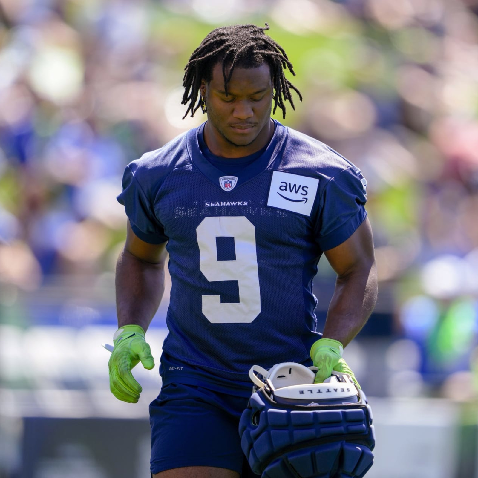 Seahawks RB Kenneth Walker III injury updates as Seattle's season continues  to fall apart