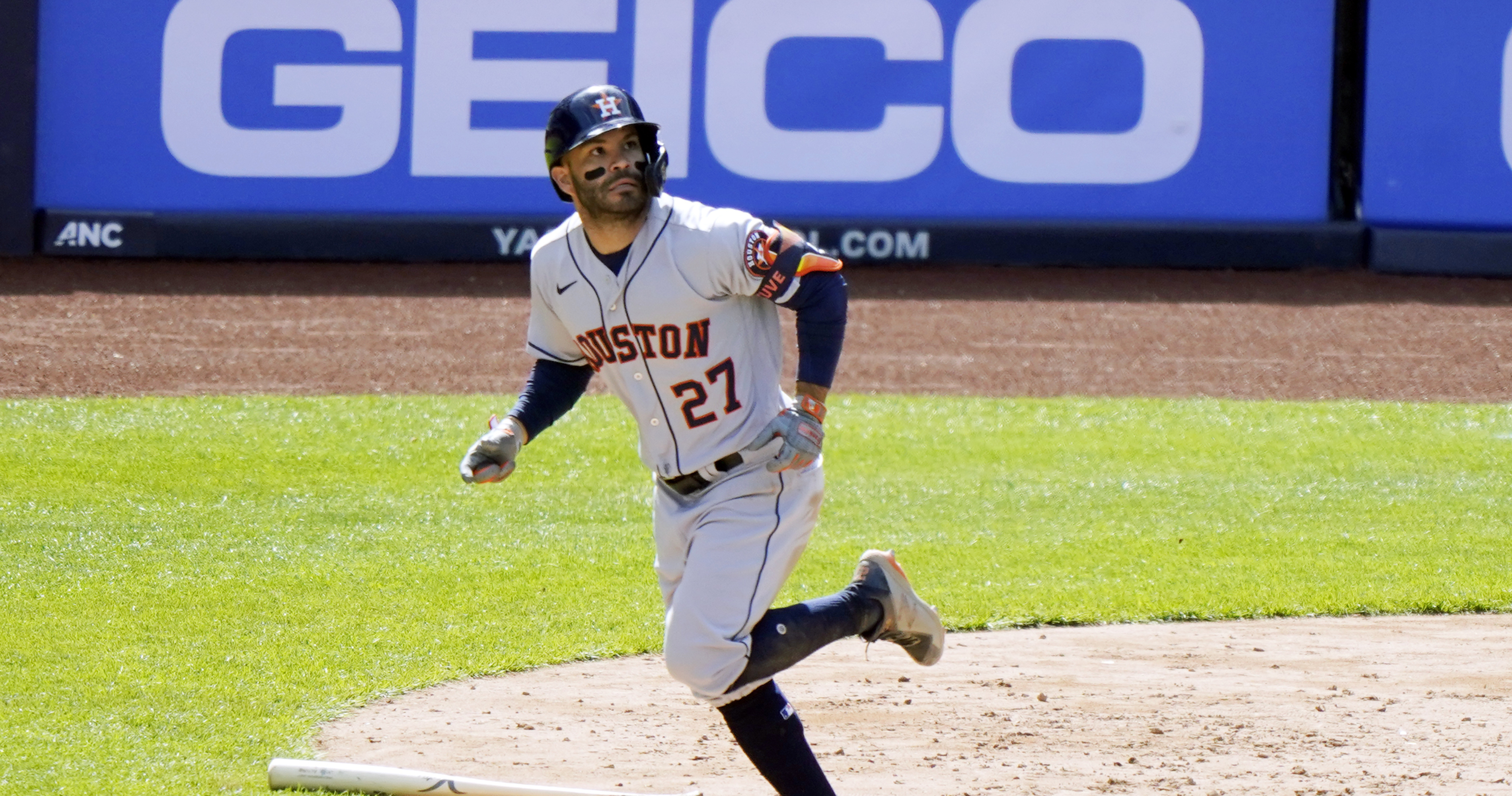 Yankees fans get NSFW chant going just for Jose Altuve (Video)