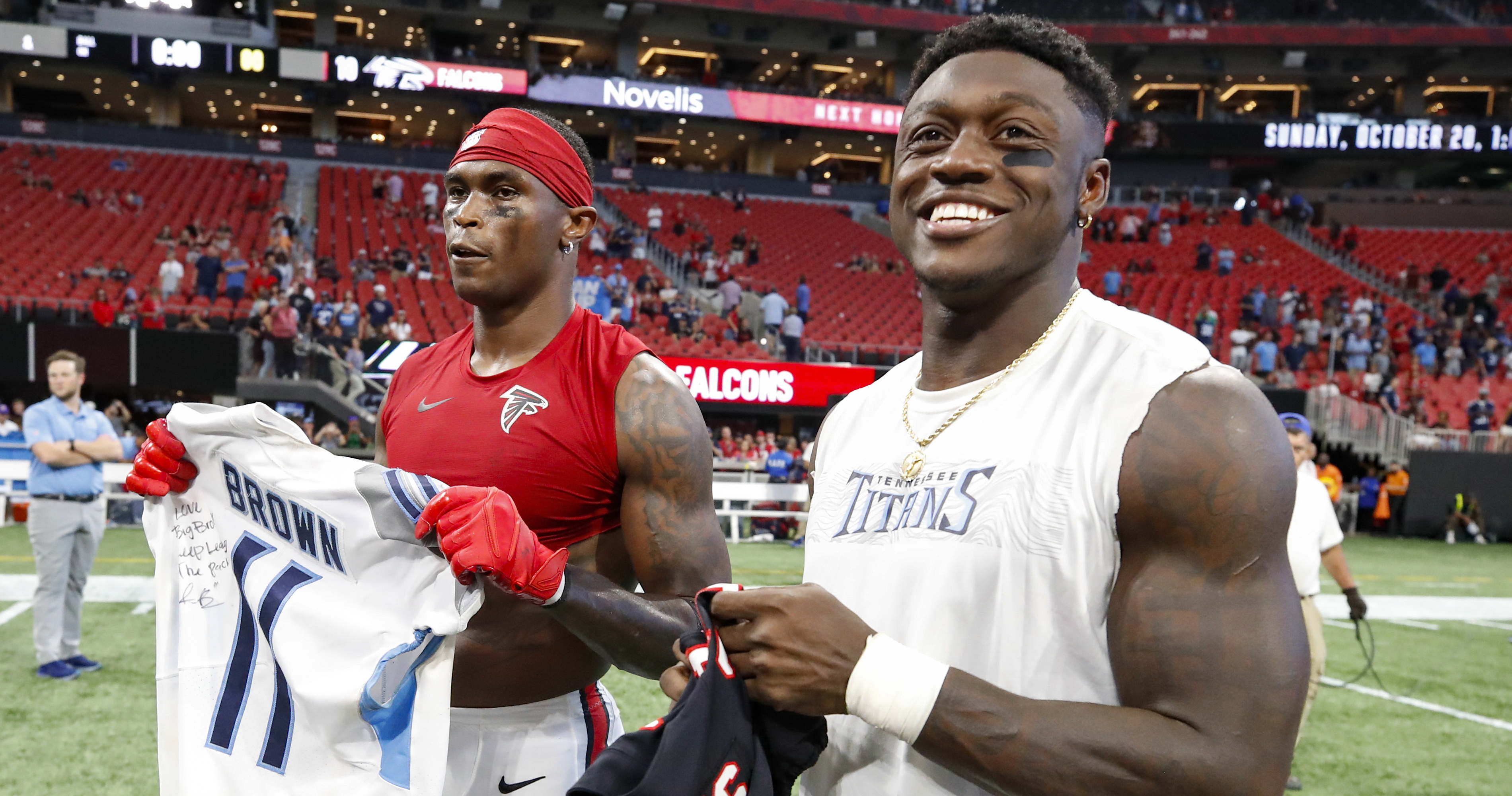 Metcalf/Julio Jersey Swap  That's a whole lot of muscle in that