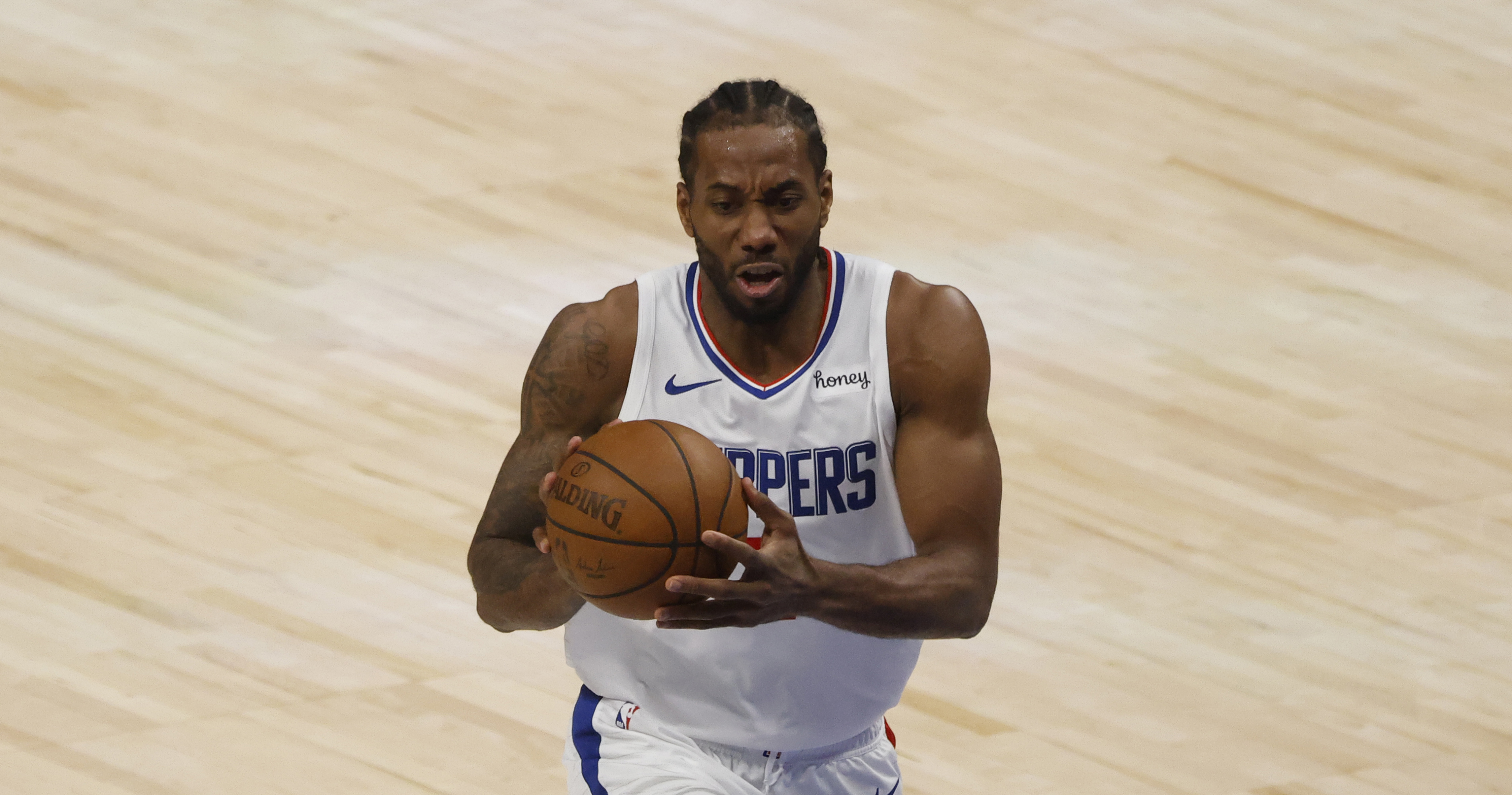 Report: Clippers' Kawhi Leonard out Indefinitely with Knee Injury; ACL  Damage Feared, News, Scores, Highlights, Stats, and Rumors