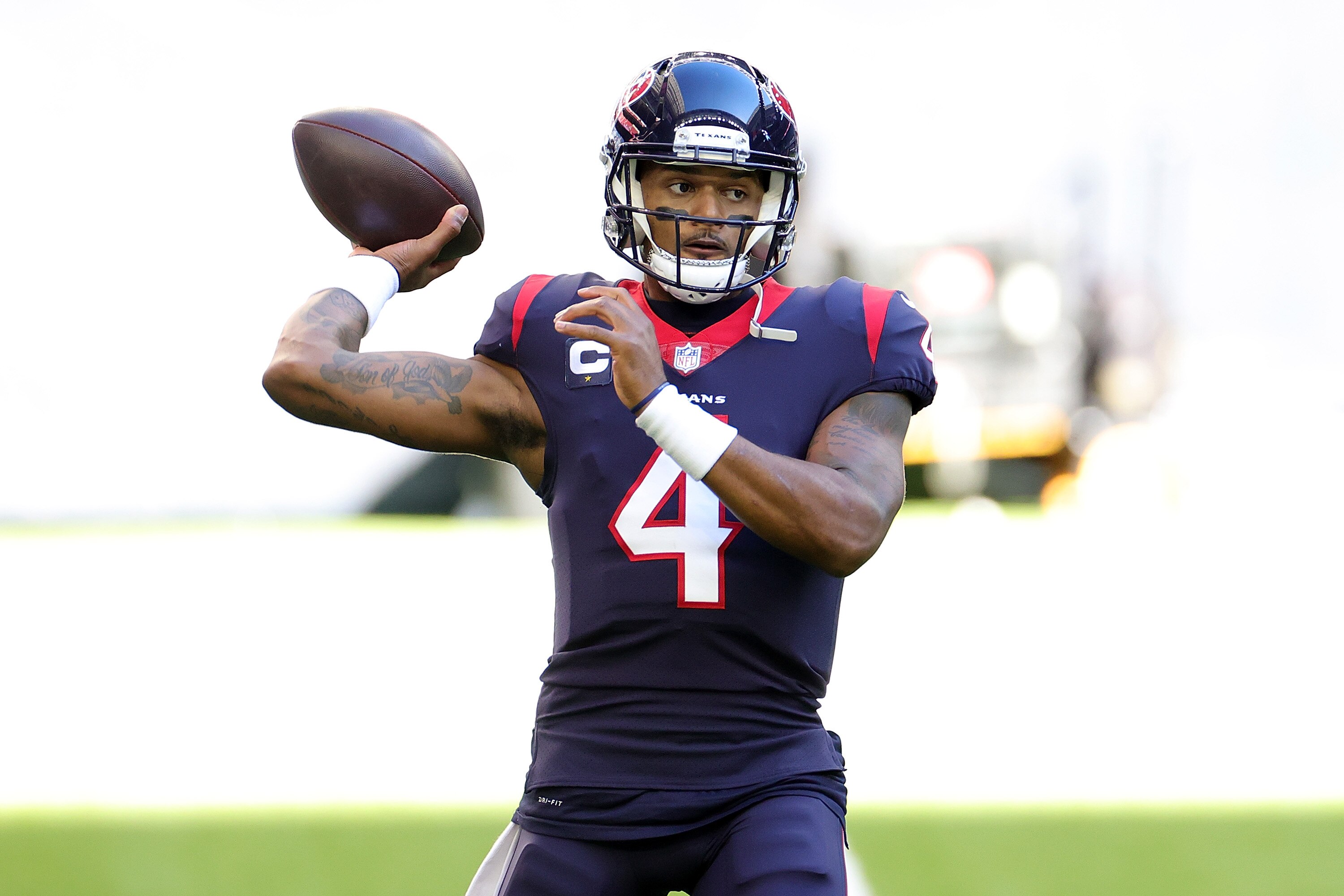 ESPN Deshaun Watson 'Plans to Play Somehow, Somewhere'; QB 'Intrigued