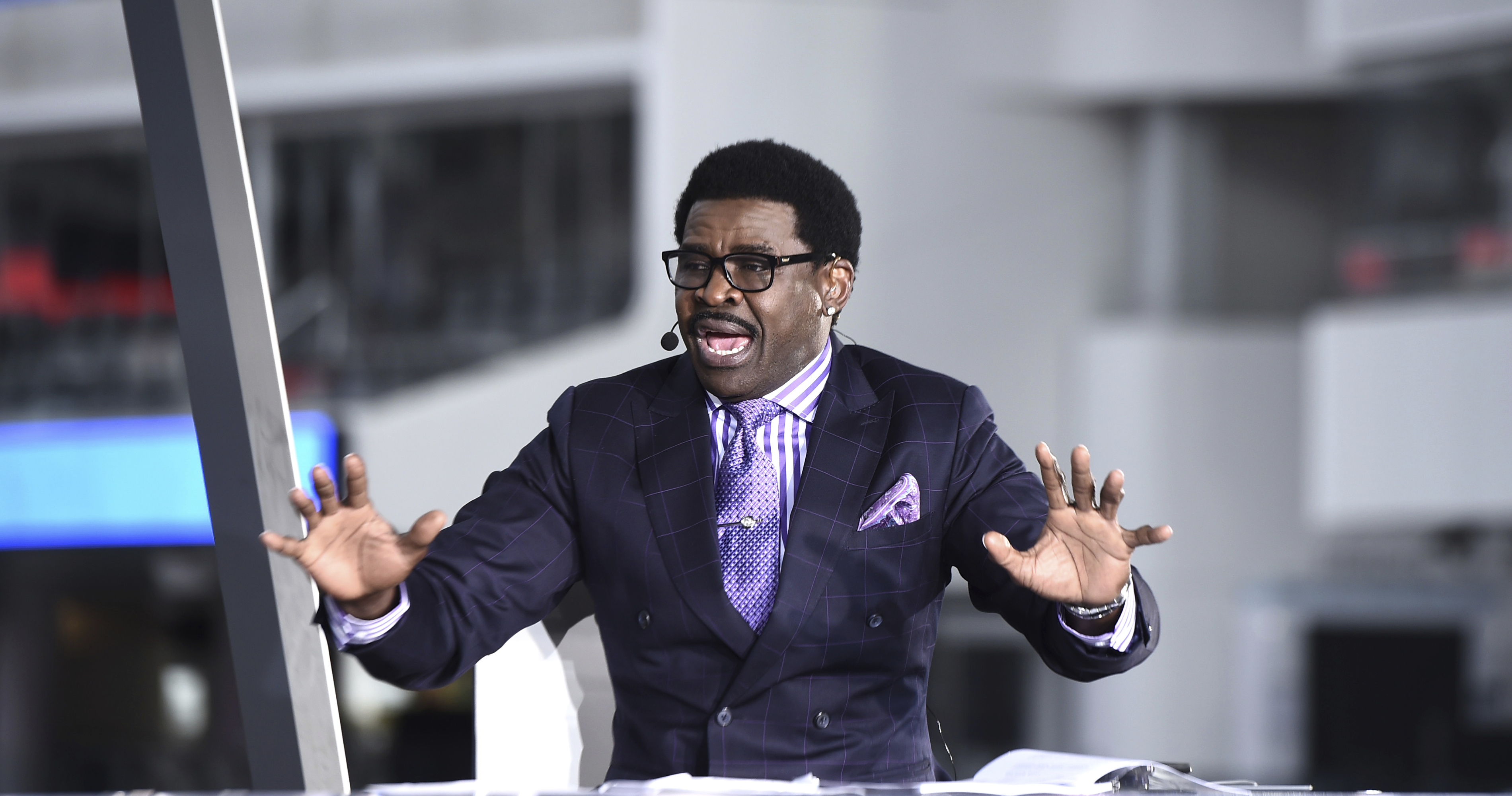 Dallas Cowboys: Michael Irvin rips Amari Cooper for being unvaccinated