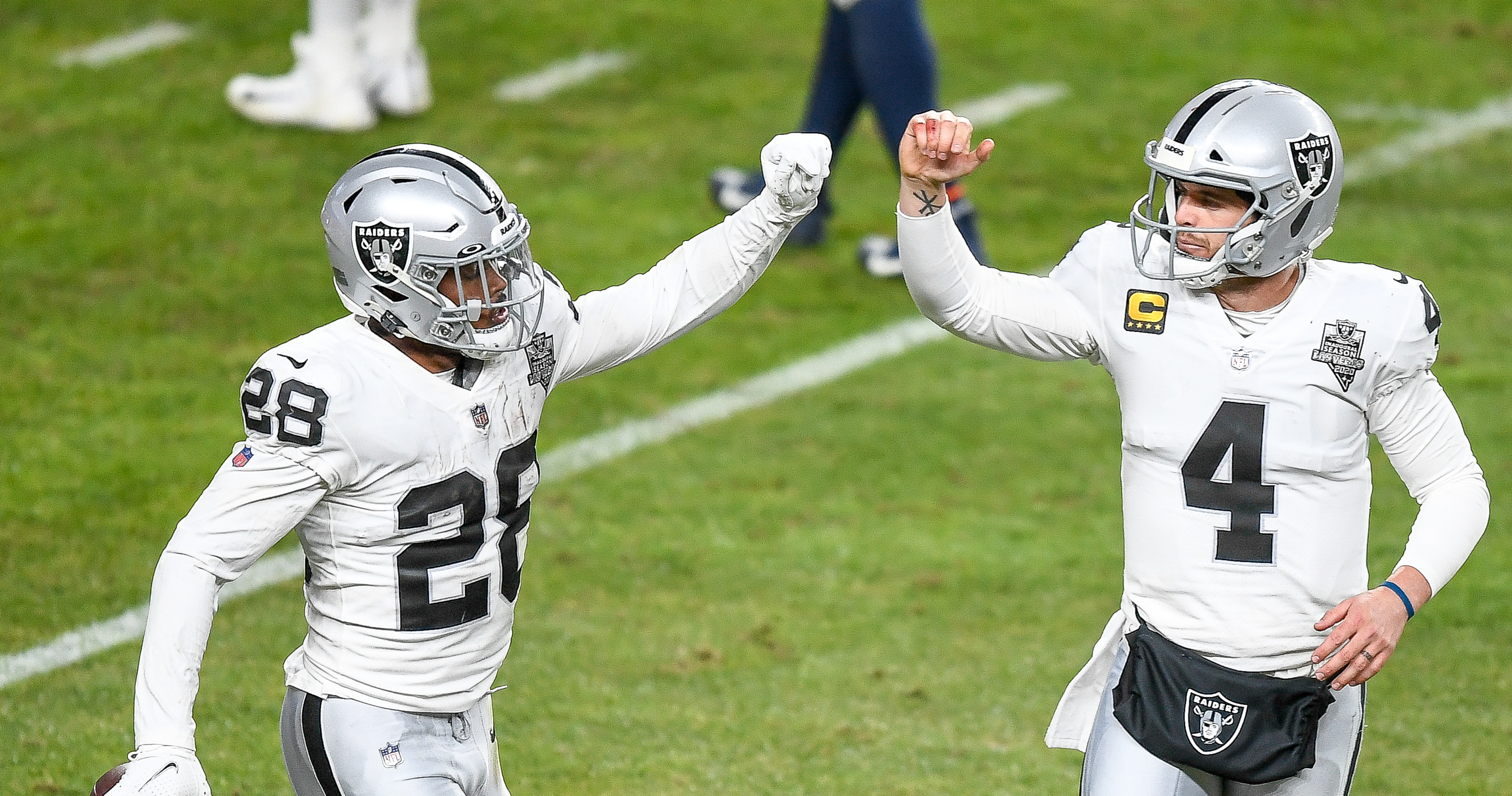 Derek Carr and Josh Jacobs jerseys have had their prices heavily cut in the  Raiders Store : r/raiders