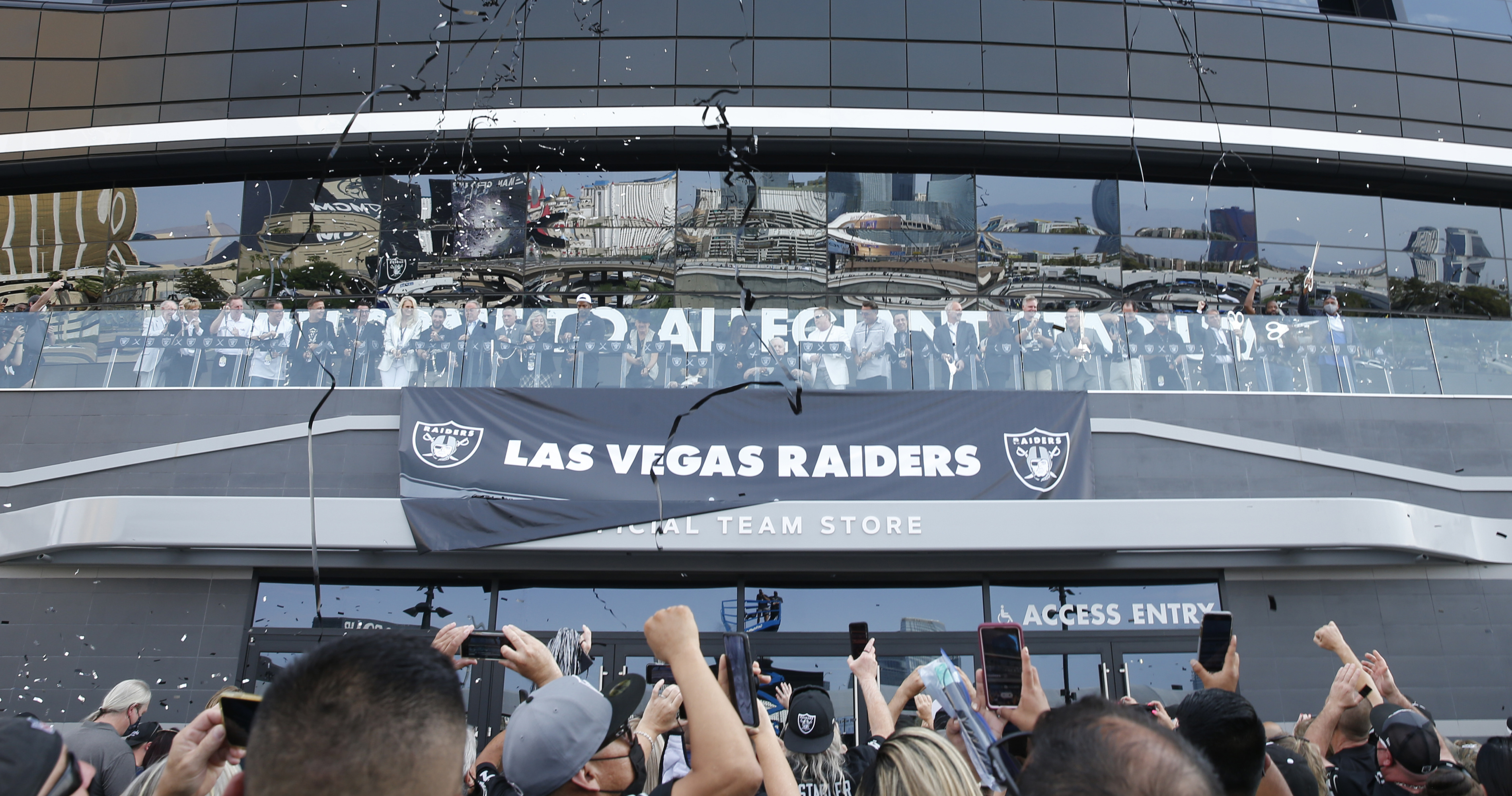 Las Vegas Raiders will require all fans to get vaccinated if they want to  attend 2021 games
