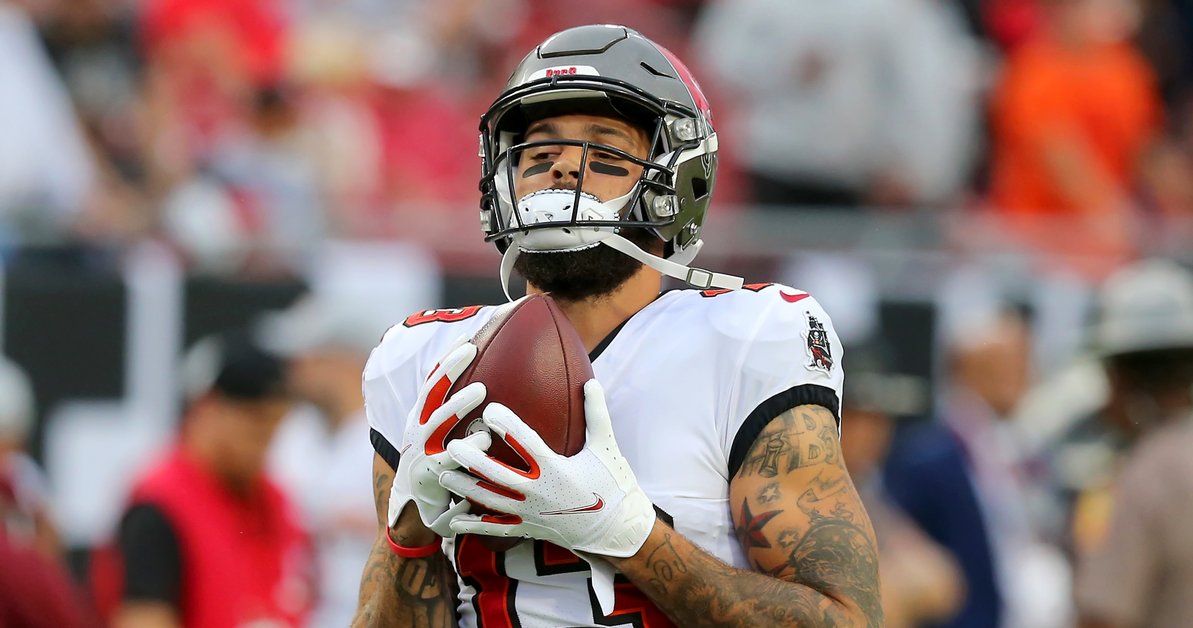 Mike Evans Contract: Salary, Cap Hit & Potential Extension