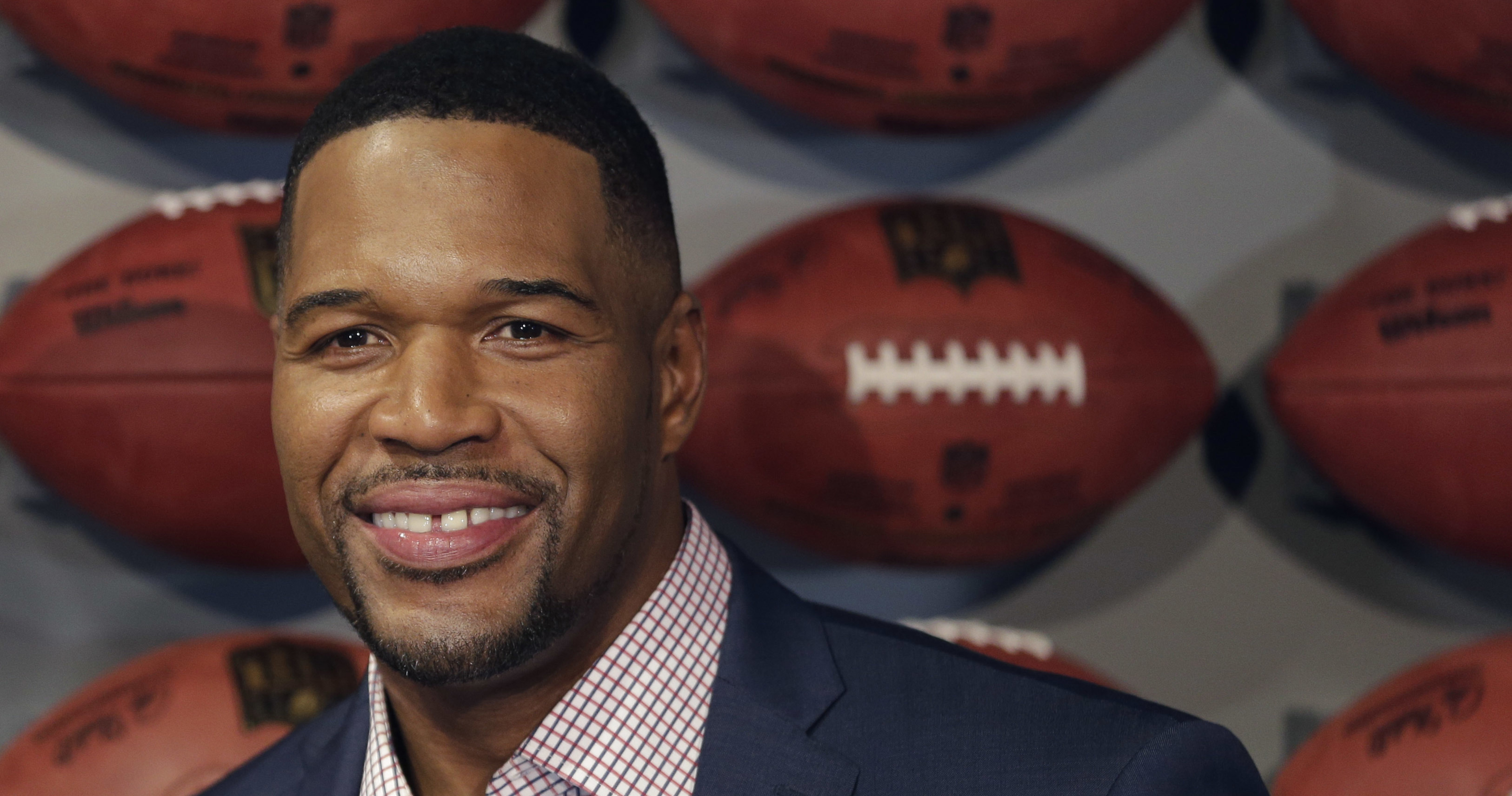 Michael Strahan jersey retirement: GMA surprises co-host with former Giants  teammates for announcement - ABC7 New York