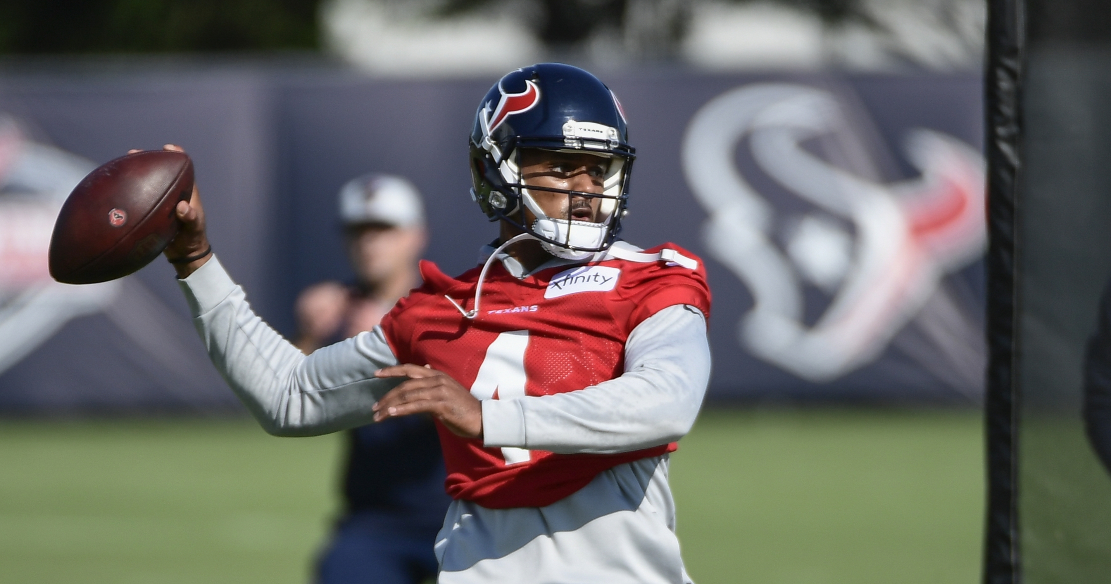 Deshaun Watson throws three TD passes to lead the Houston Texans