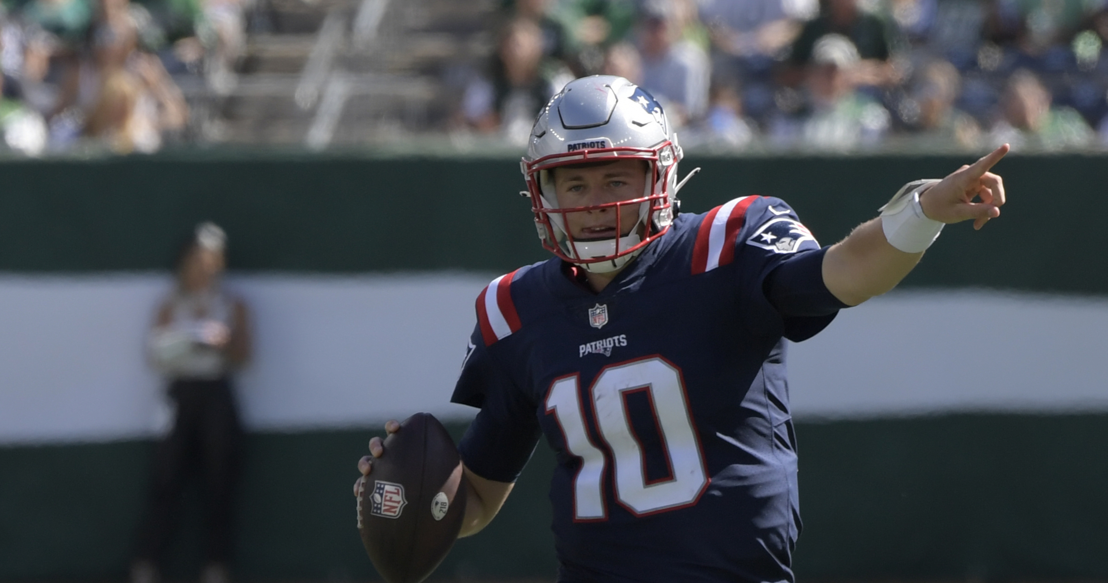 Patriots' Josh McDaniels On Mac Jones' Start To Season: 'I Trust Him ...